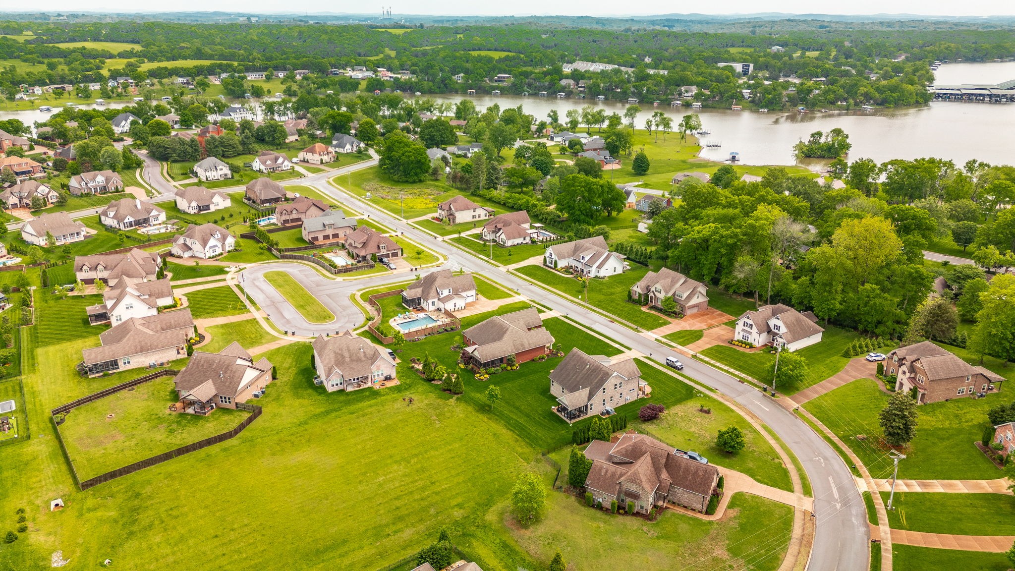 1092 Summerstar Cir Property Photo 3