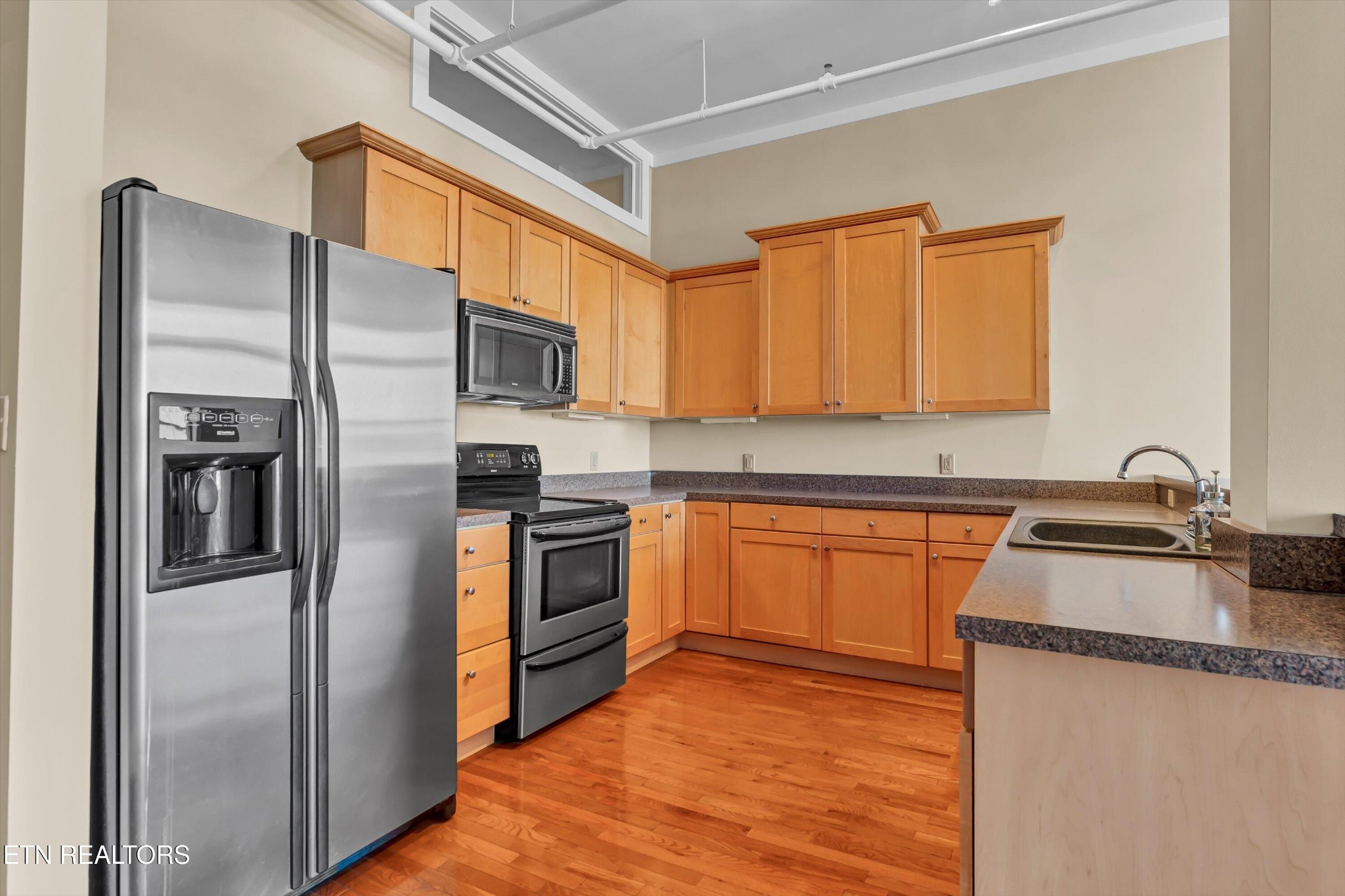 418 S Gay St Property Photo 8