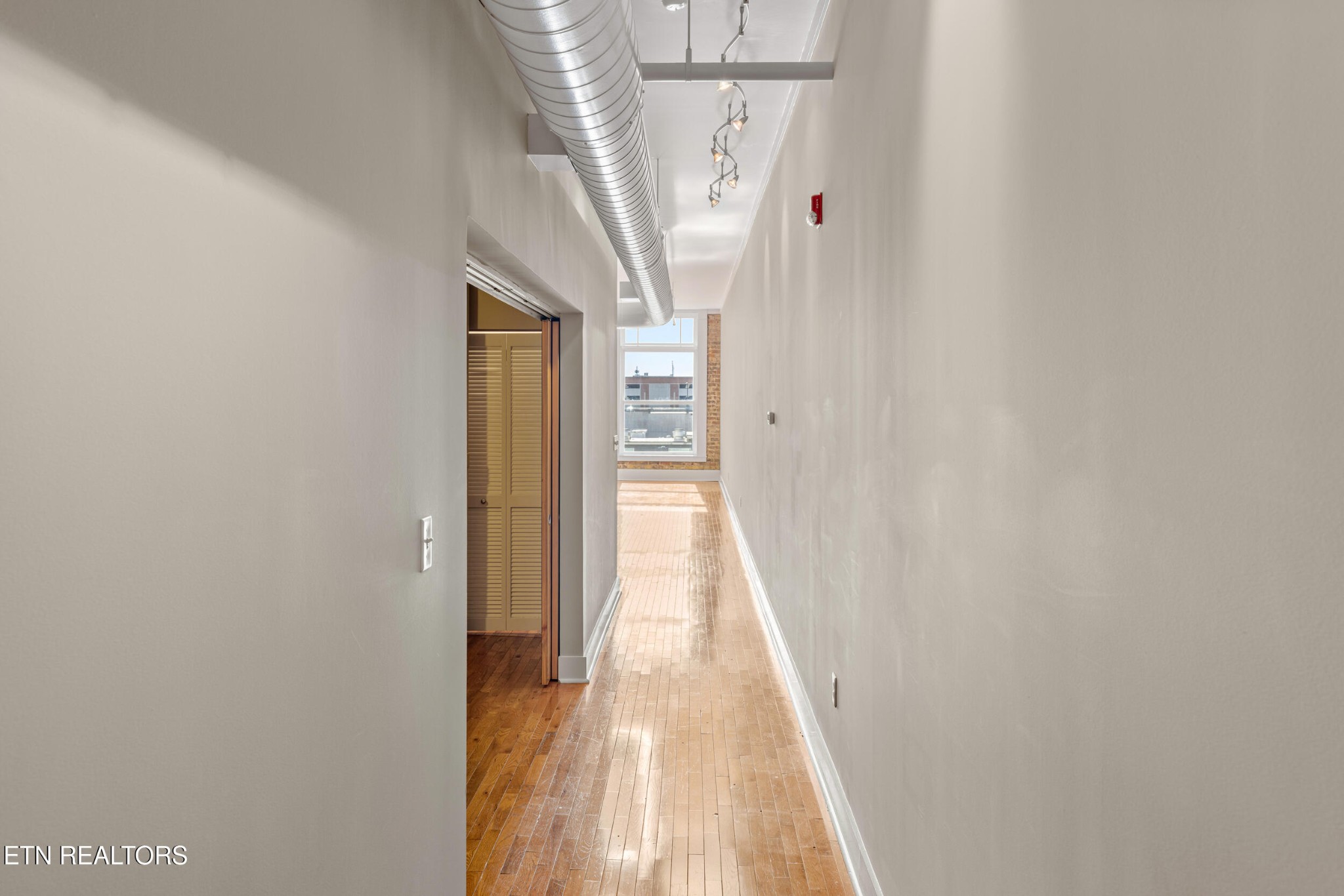 418 S Gay St Property Photo 12