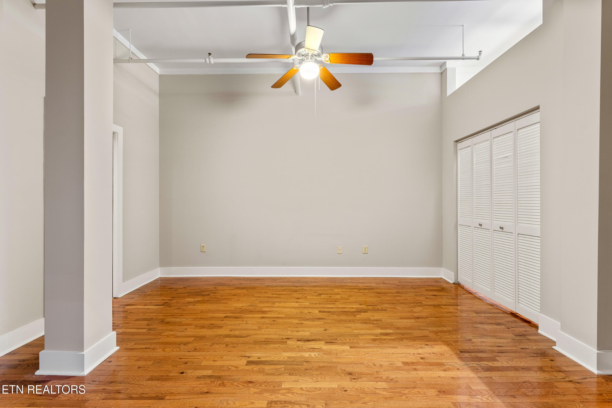 418 S Gay St Property Photo 14