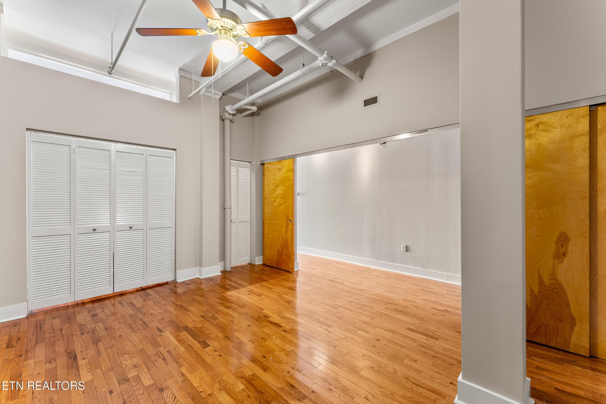 418 S Gay St Property Photo 15