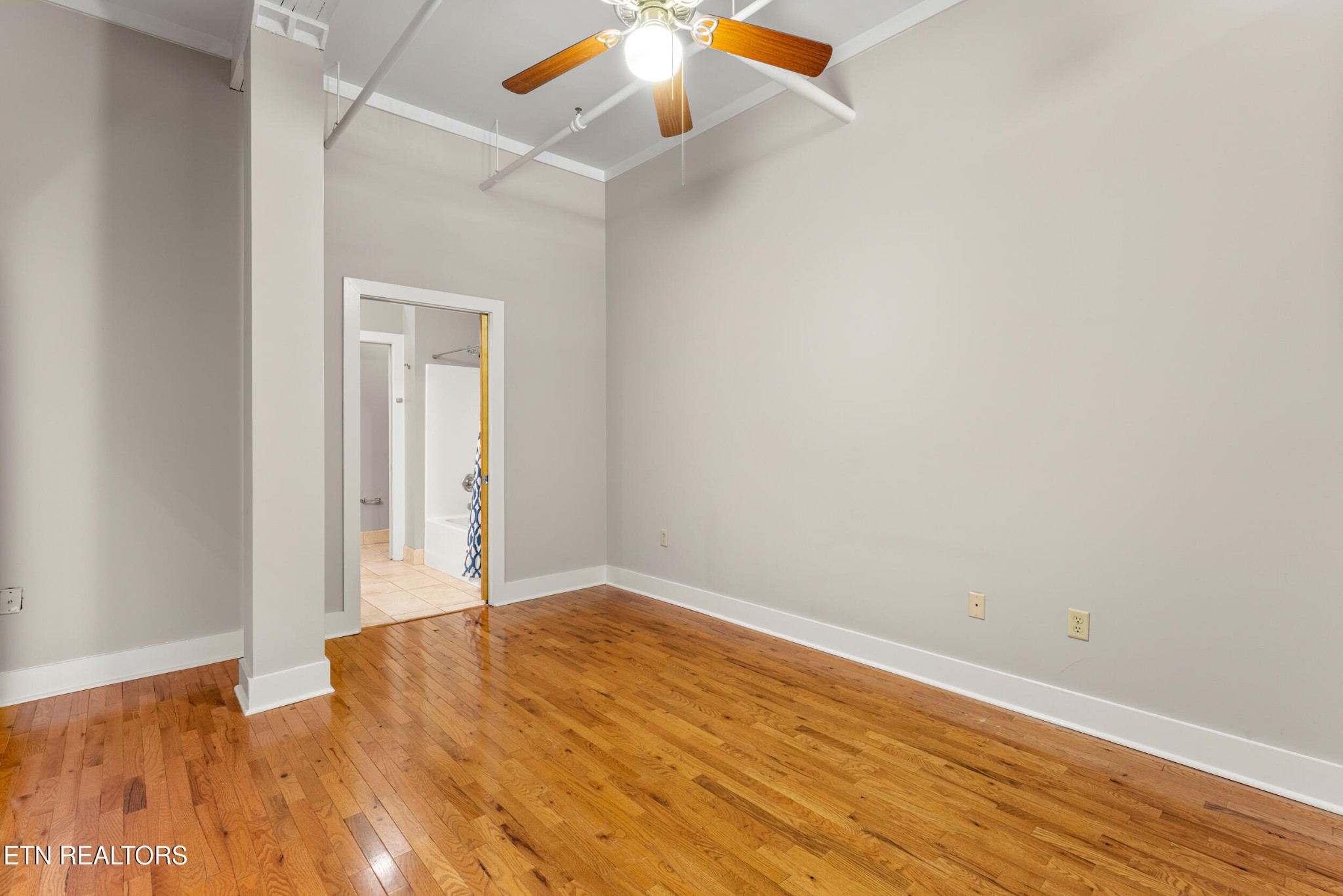 418 S Gay St Property Photo 16