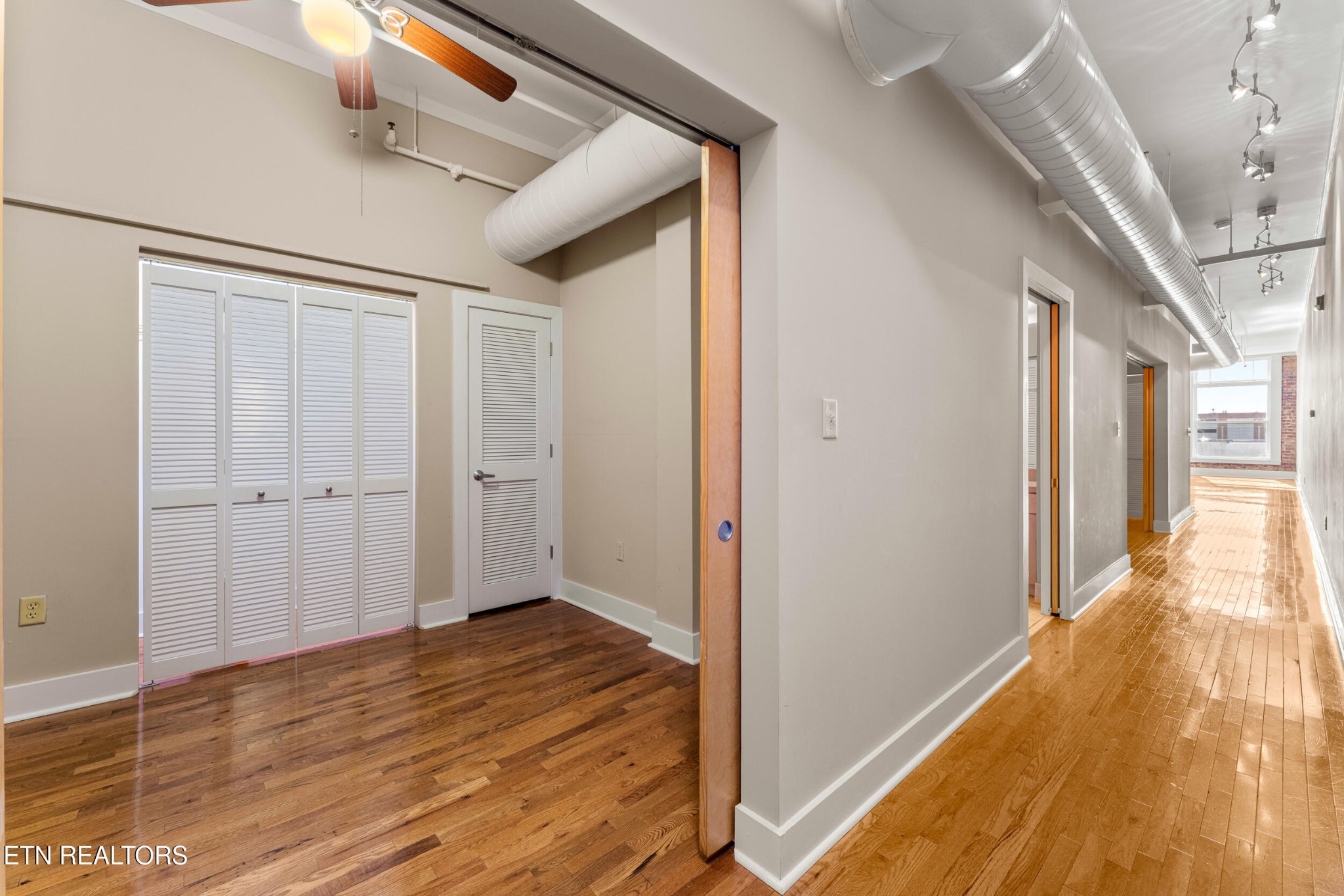 418 S Gay St Property Photo 21