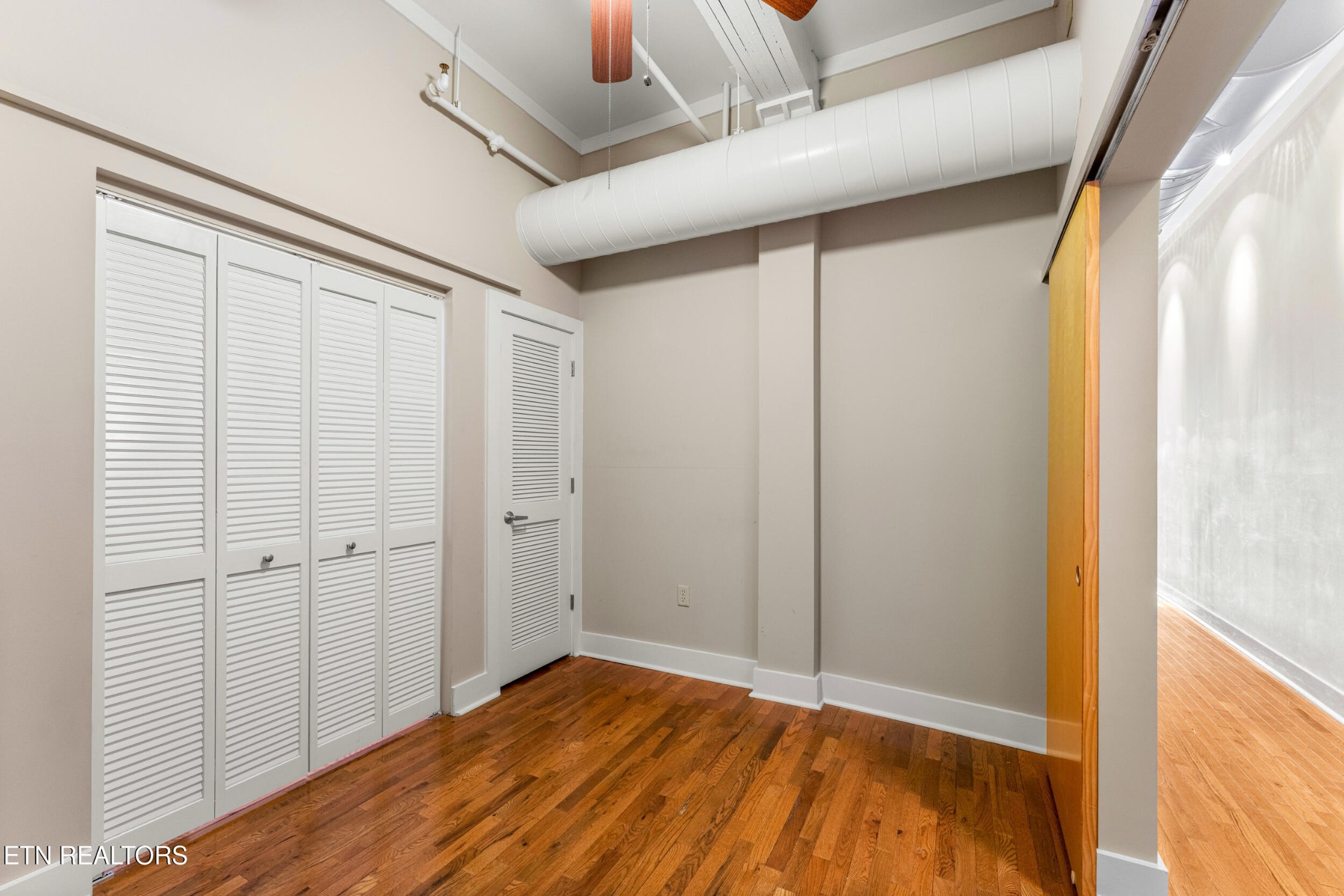 418 S Gay St Property Photo 23