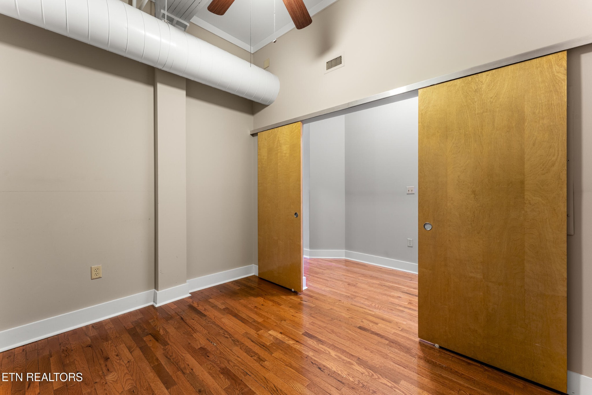 418 S Gay St Property Photo 24