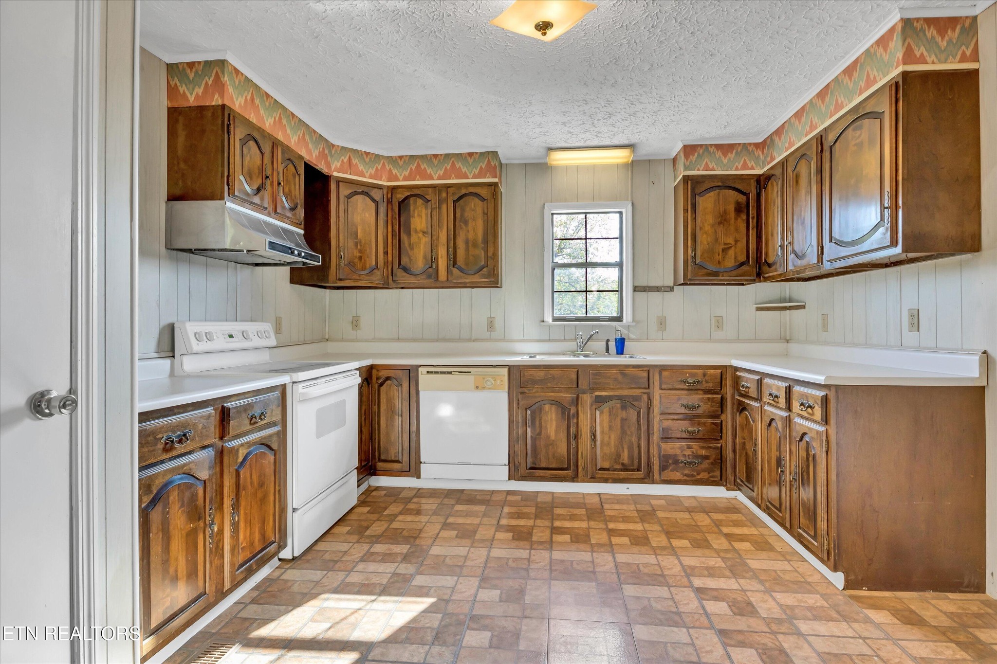 1316 Old Chisholm Tr Property Photo 12
