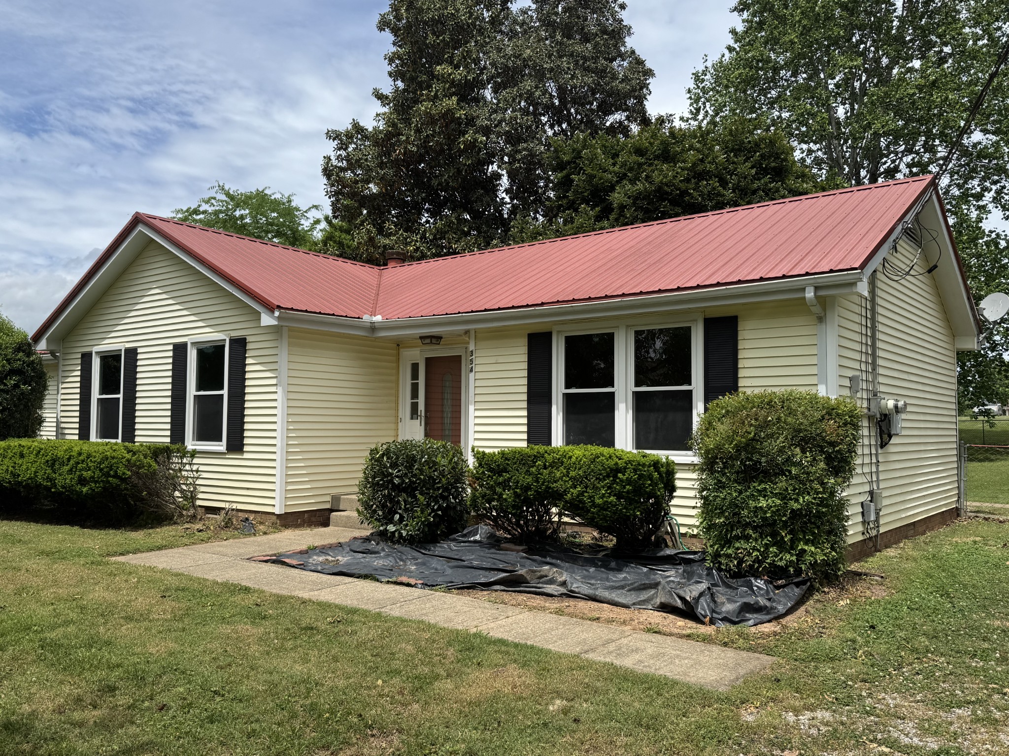 354 Grassland Dr Property Photo 1