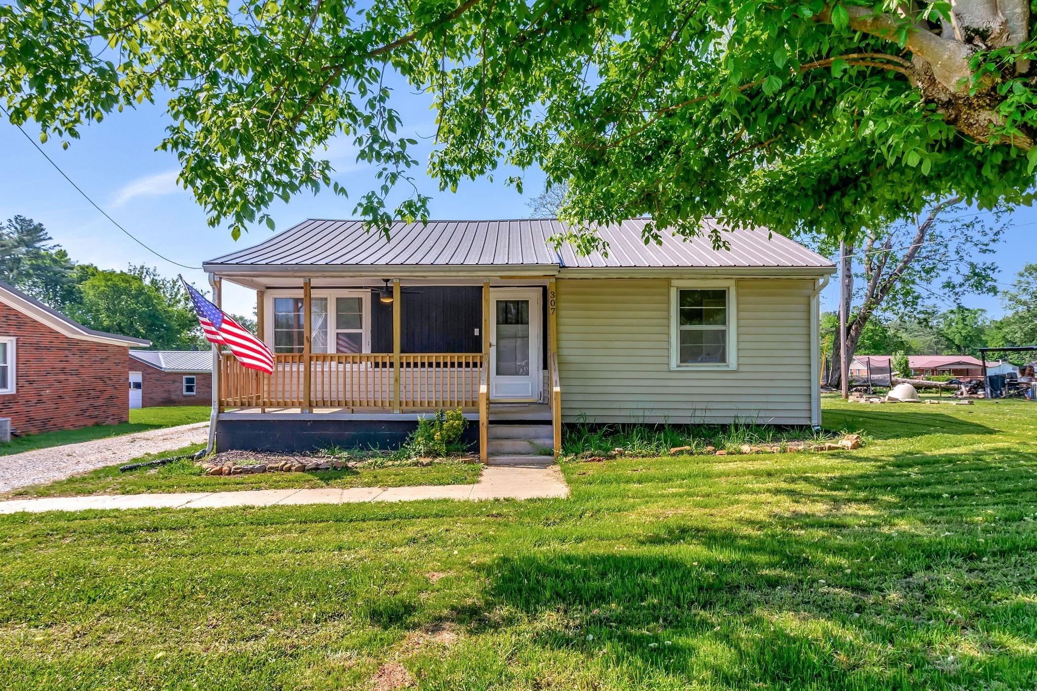 307 Franklin St Property Photo