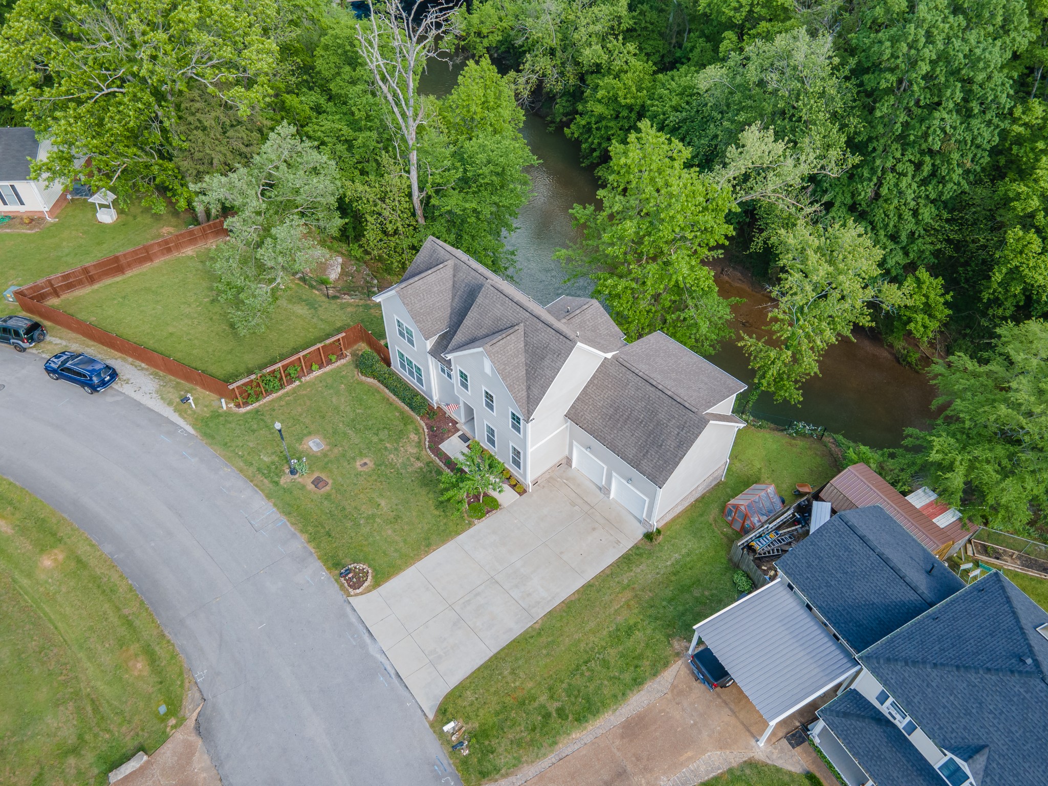 141 Rivergate Dr Property Photo 4