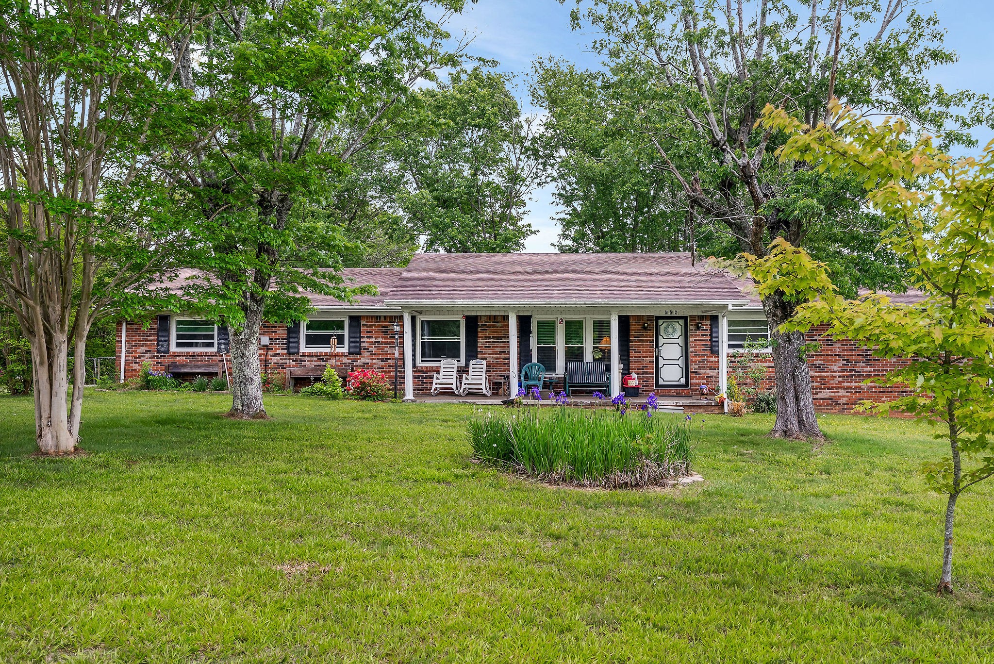509 1st Ave, N Property Photo 1