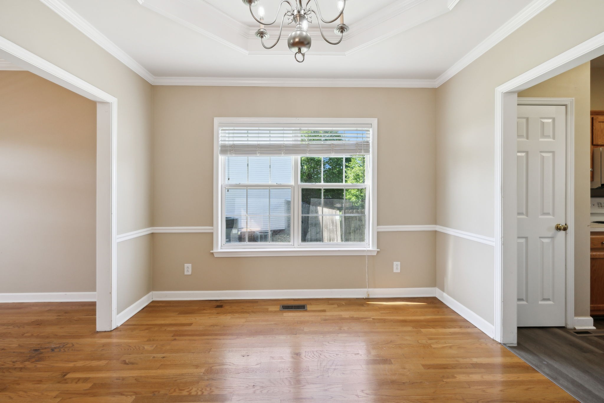 1030 Persimmon Dr Property Photo 8