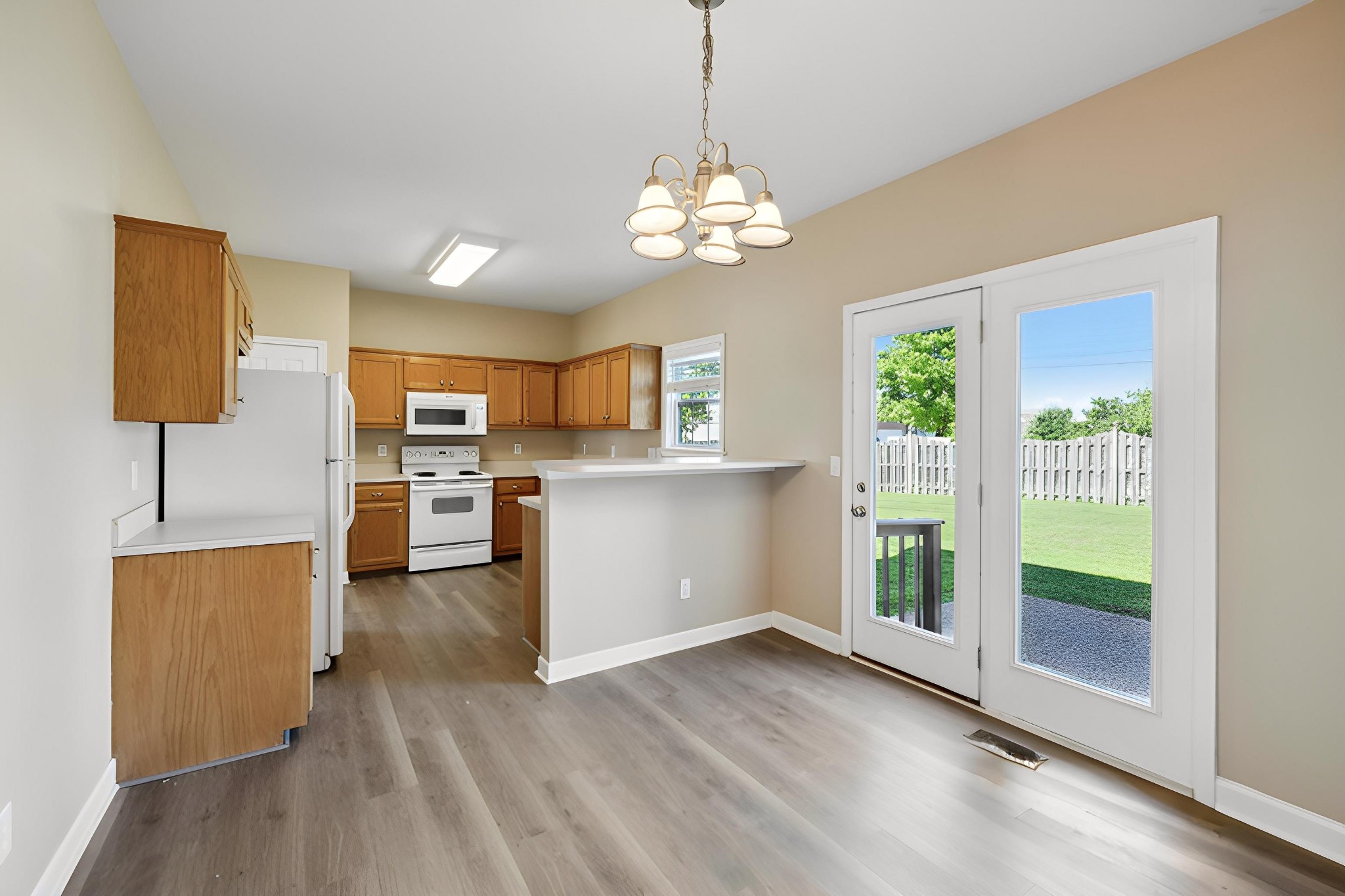 1030 Persimmon Dr Property Photo 10