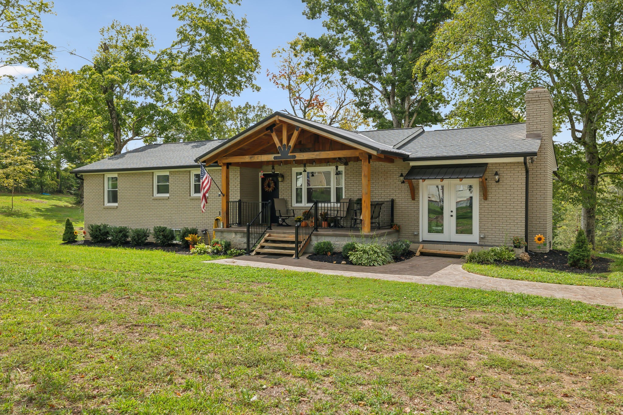 9221 Old Highway 46 Property Photo 1