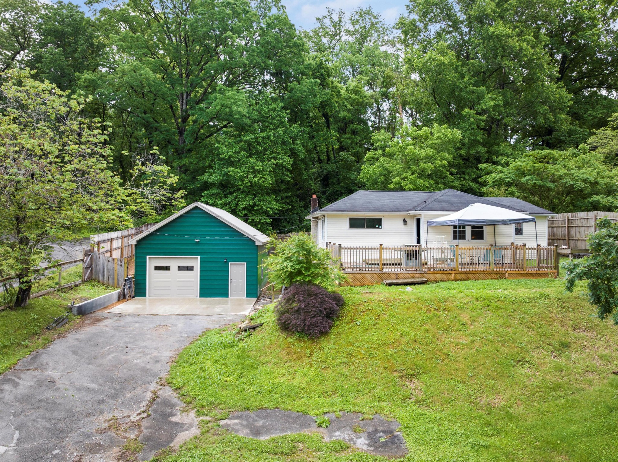 523 Hedgewood Drive Property Photo