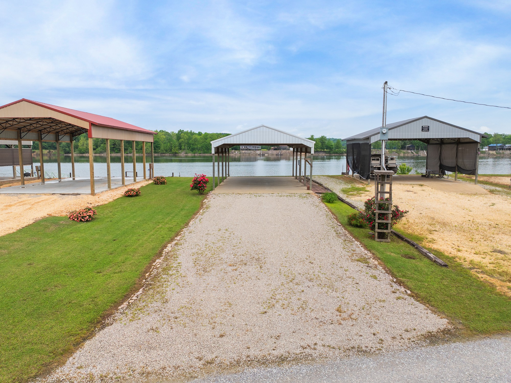 1017 River Front Dr Property Photo 1