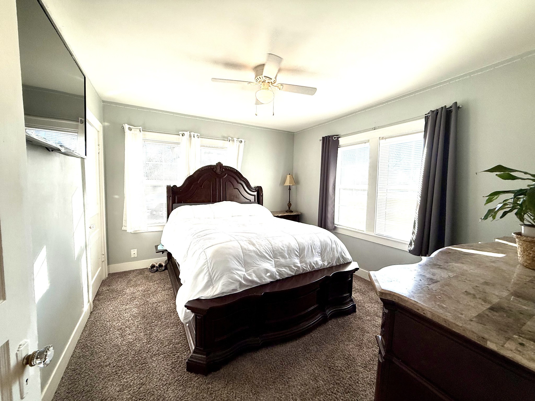 215 Thomas Ter Property Photo 9