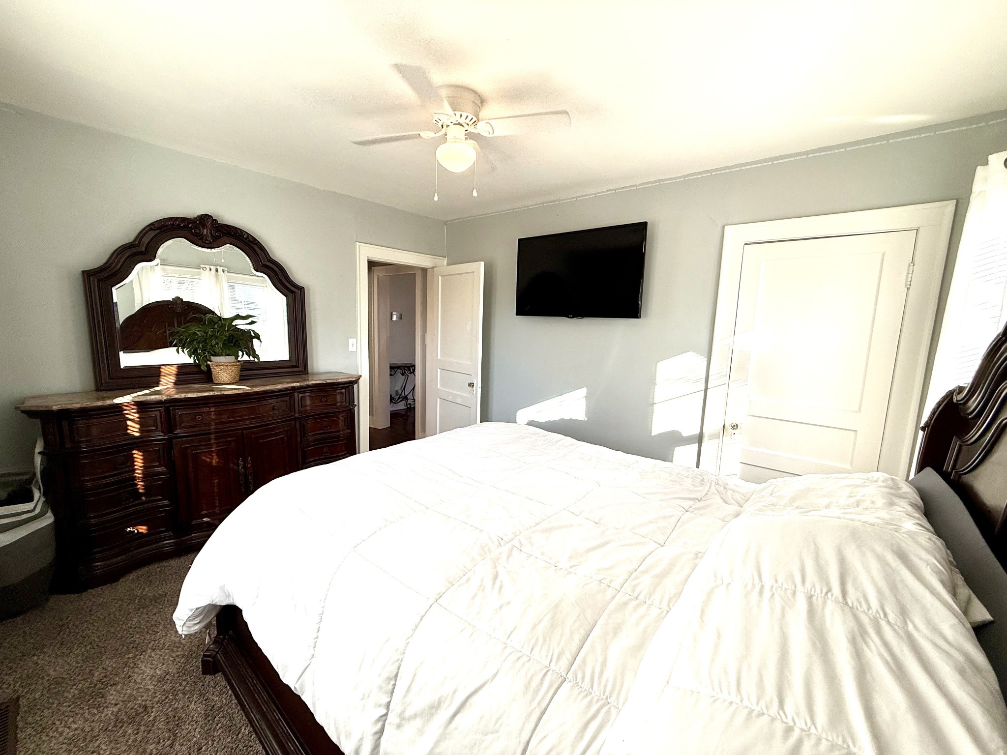 215 Thomas Ter Property Photo 11