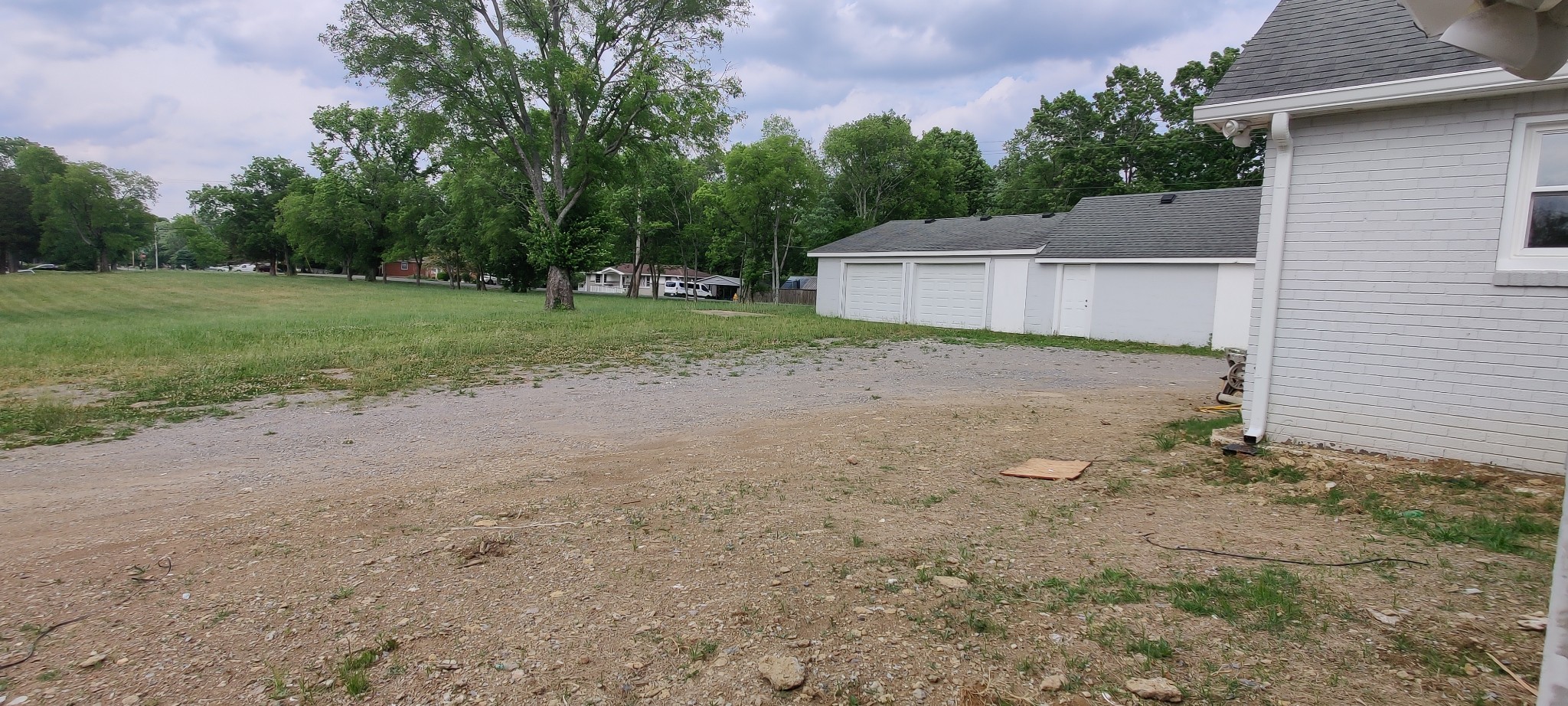 670 W Main St, W Property Photo 7