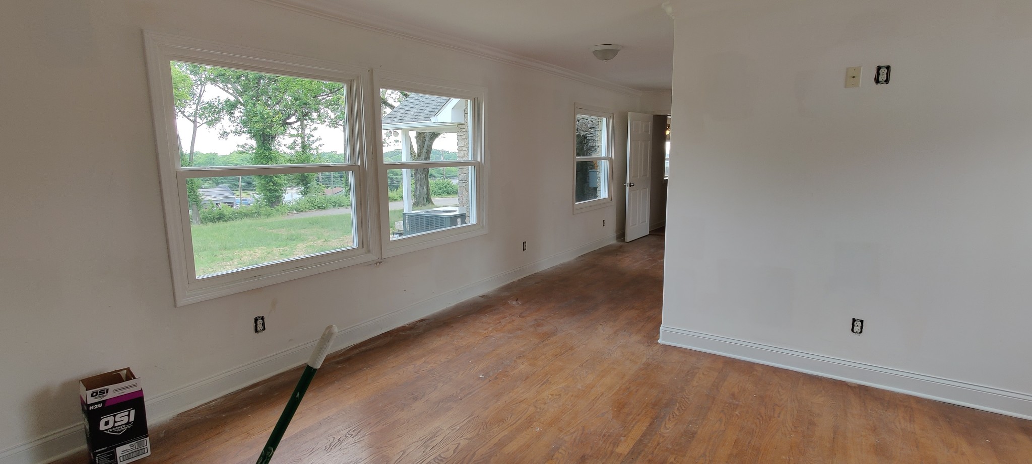 670 W Main St, W Property Photo 12