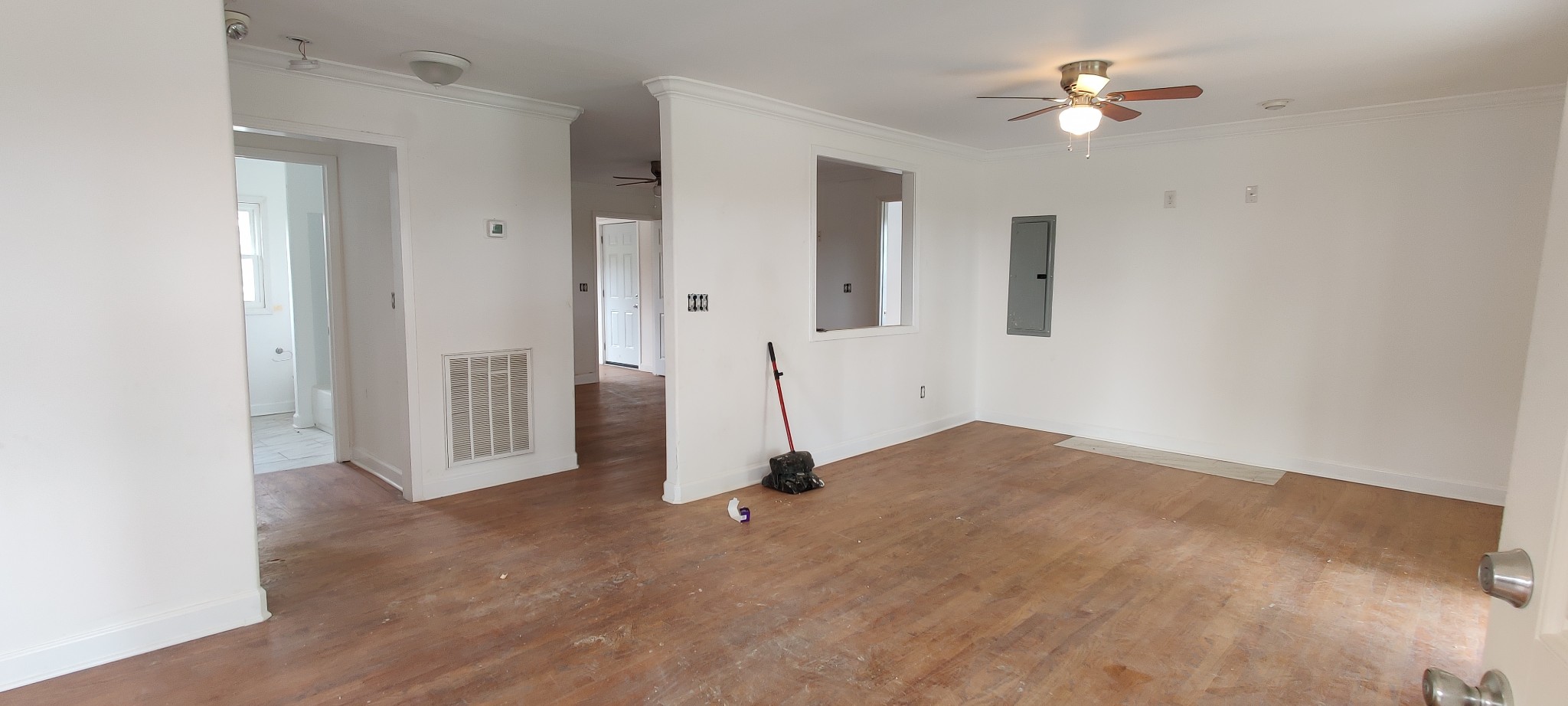670 W Main St, W Property Photo 20