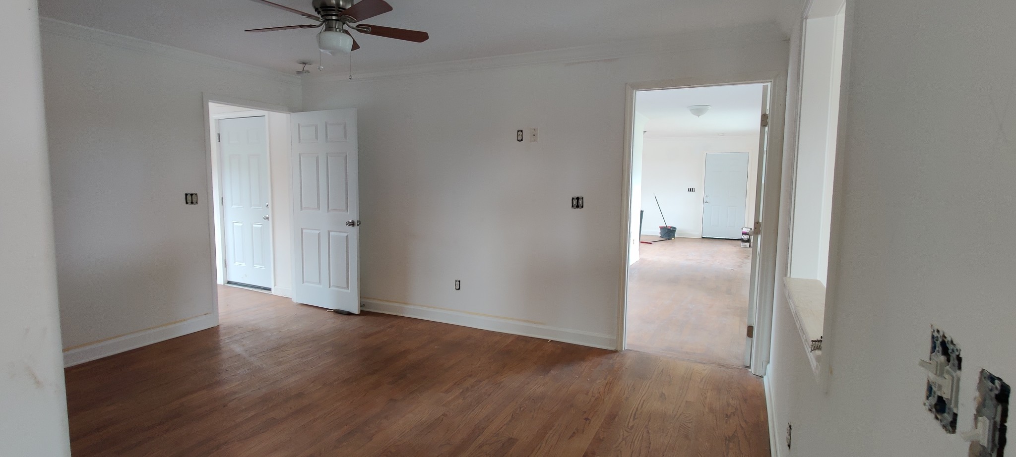 670 W Main St, W Property Photo 22