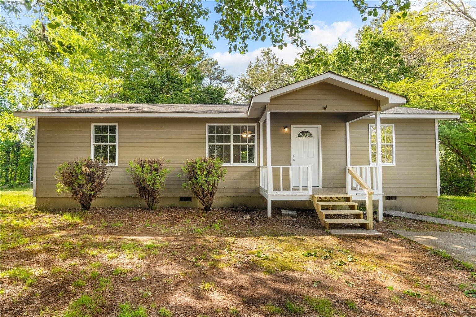220 Overland Trail, Nw Property Photo