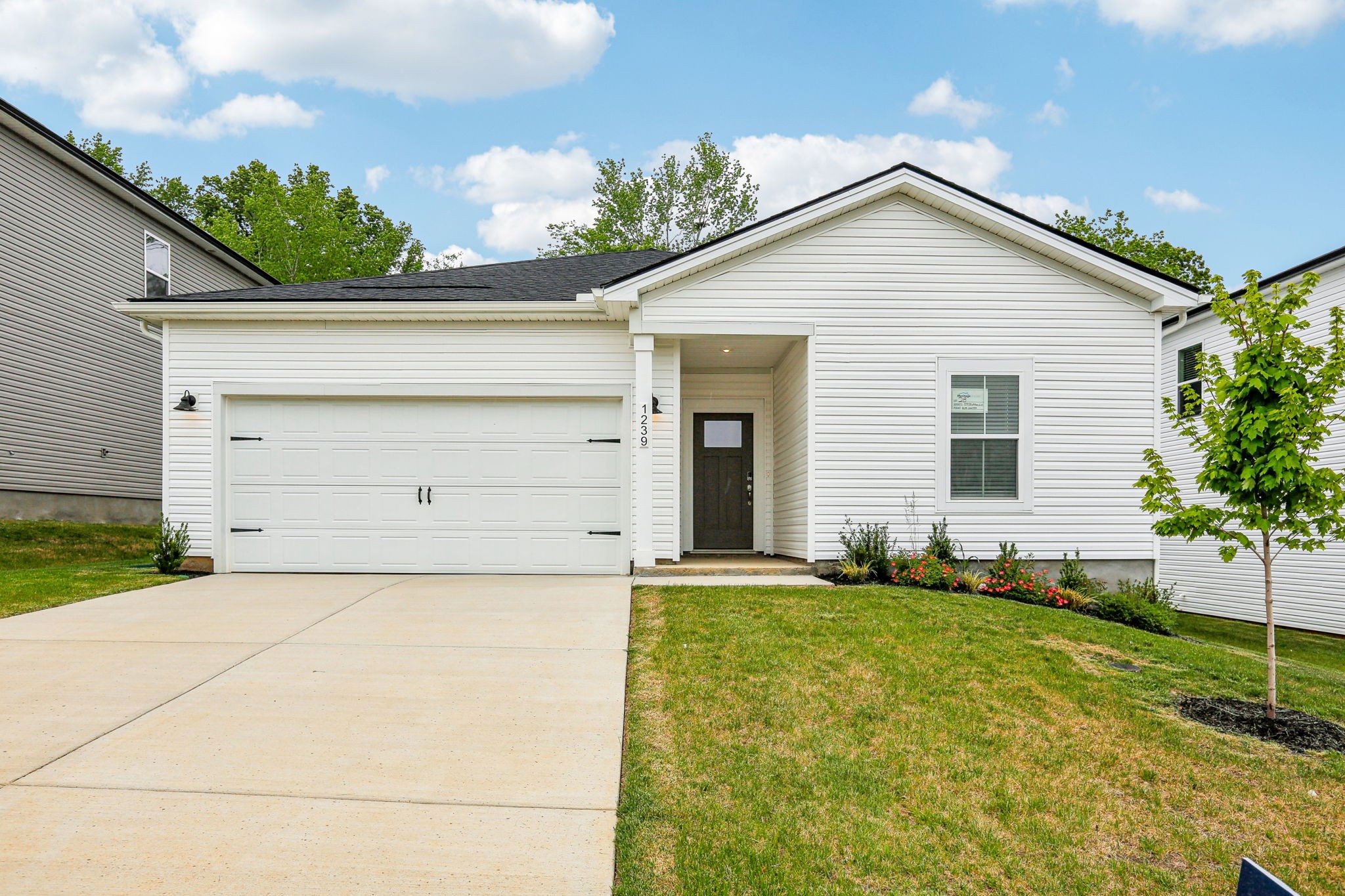 1239 Bluffton Cir Property Photo 1