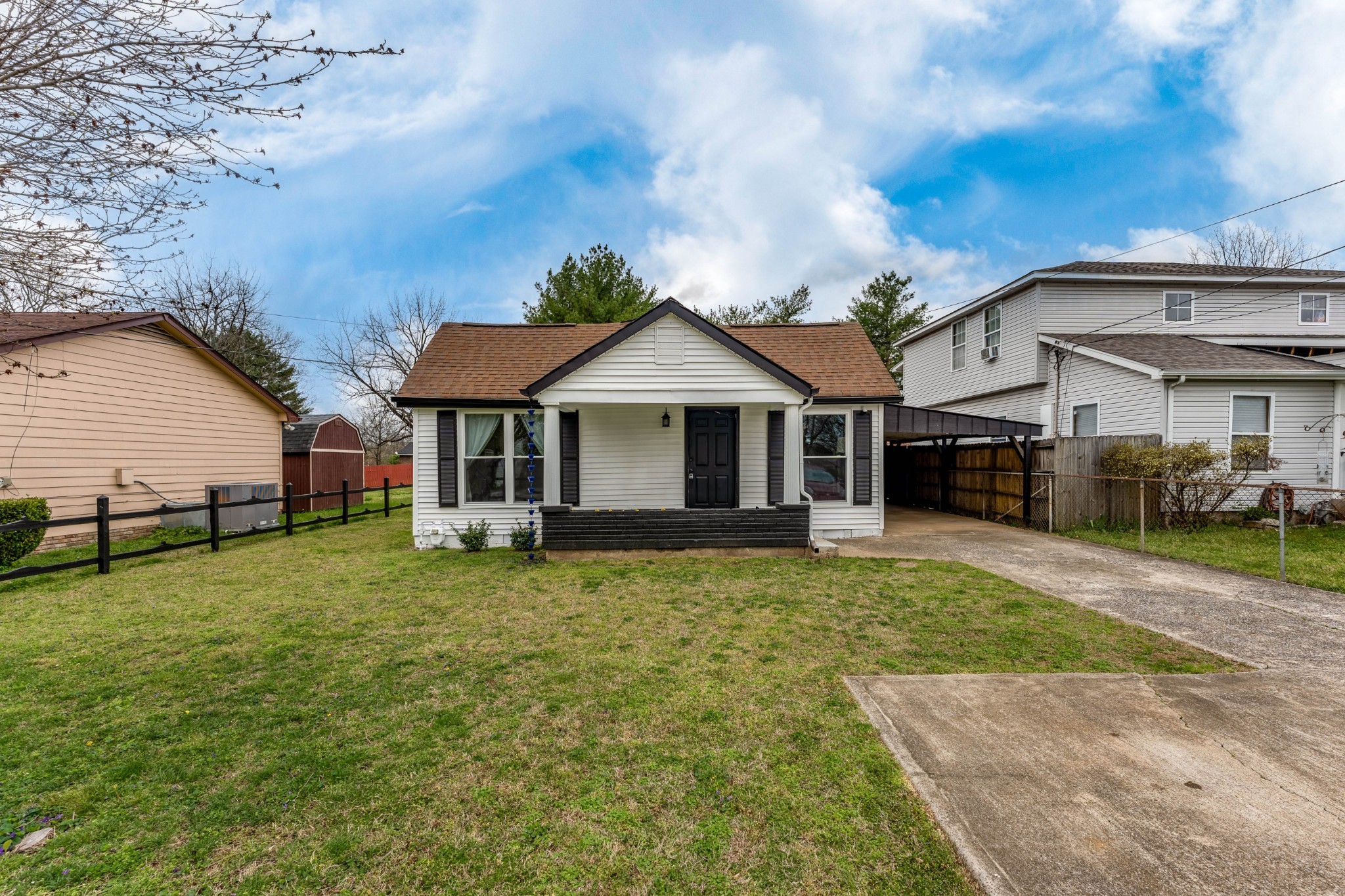 212a Mcarthur Dr Property Photo 1