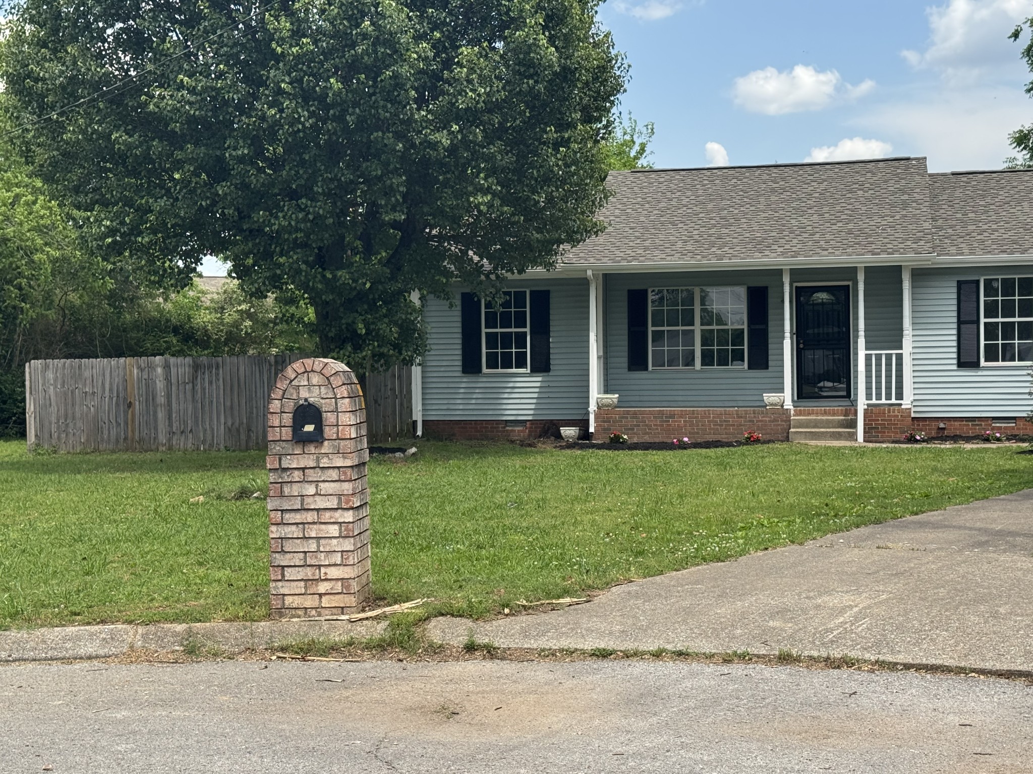 403 Independence Ct Property Photo 1