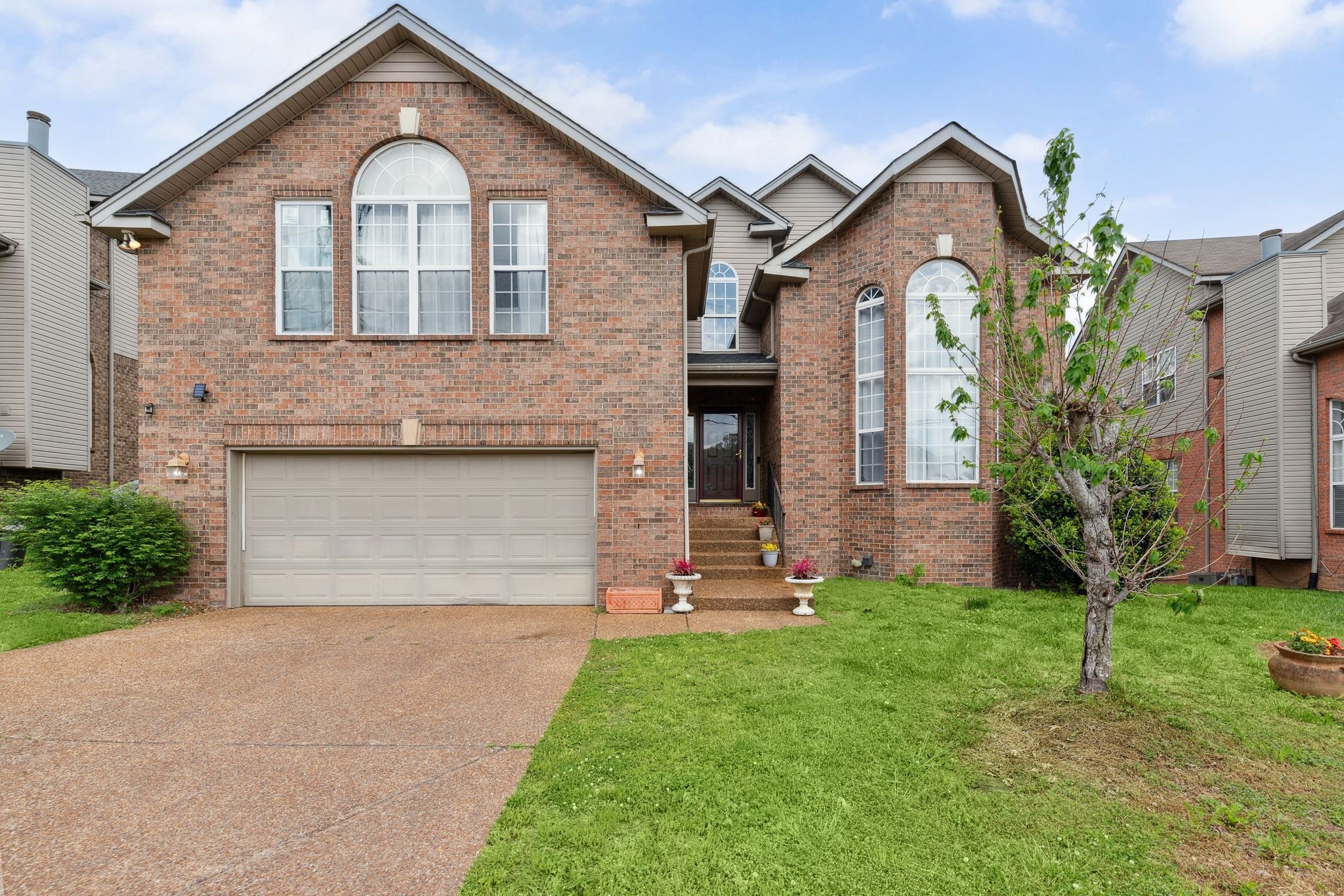 5512 Oak Chase Dr Property Photo 2