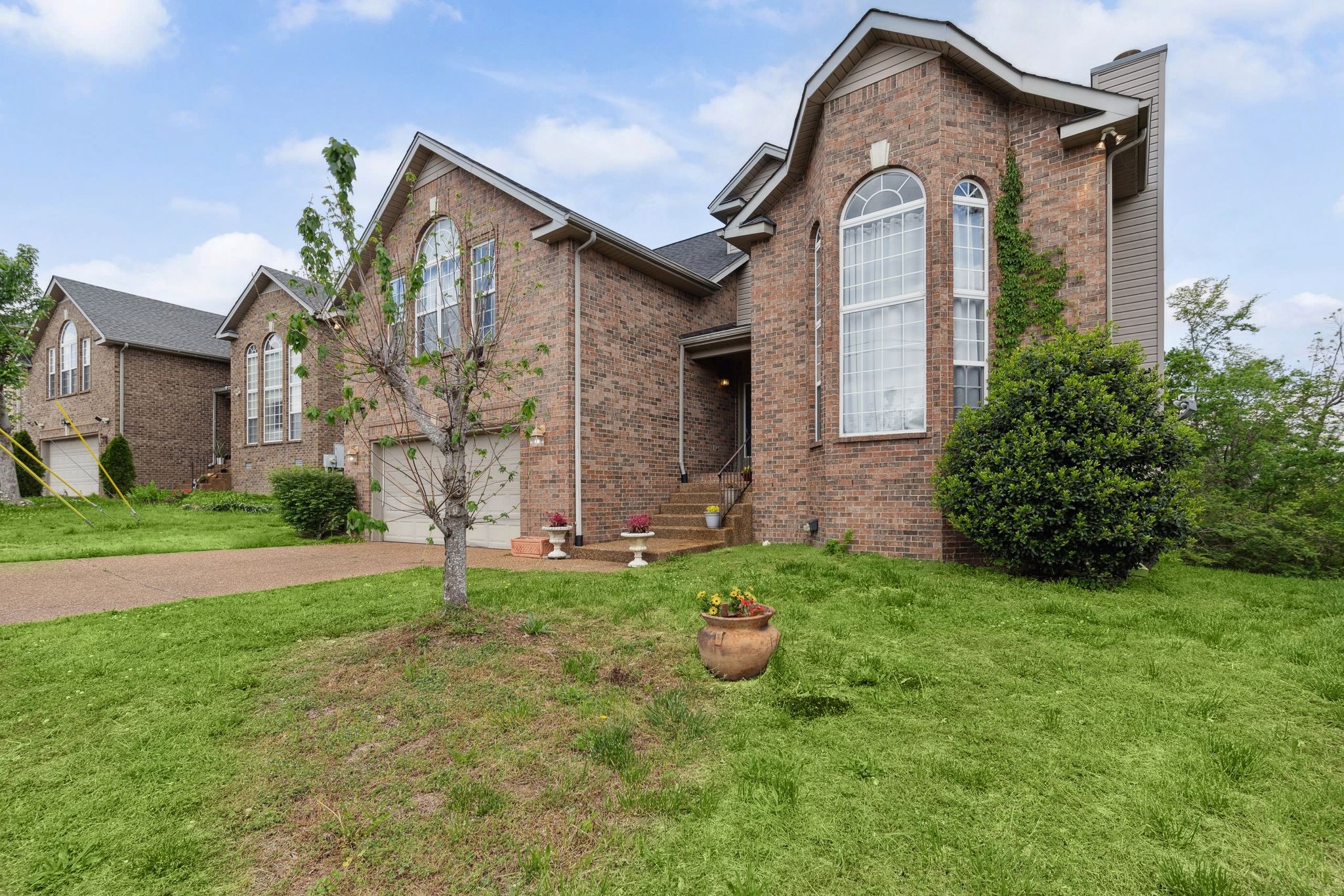 5512 Oak Chase Dr Property Photo 3