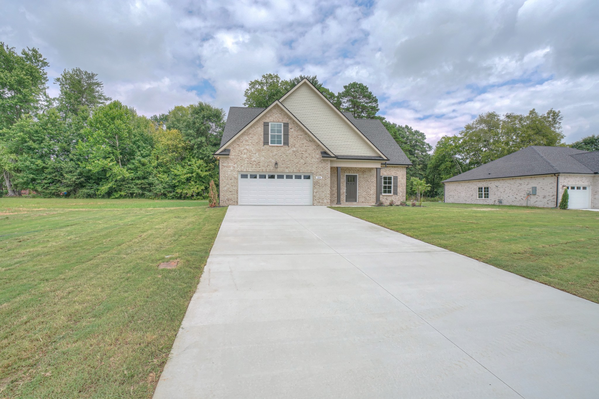 204 Spring House Dr Property Photo 1