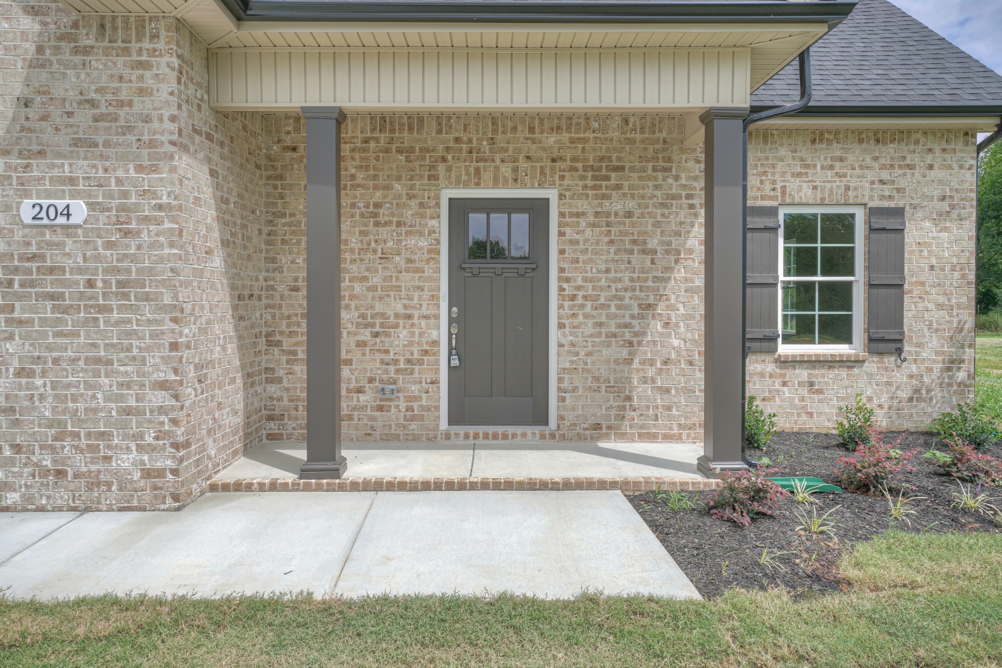 204 Spring House Dr Property Photo 3
