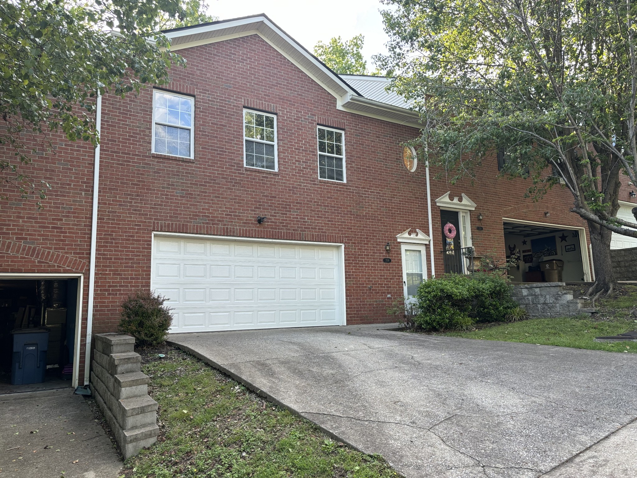 208 Wyndom Ct Property Photo 1