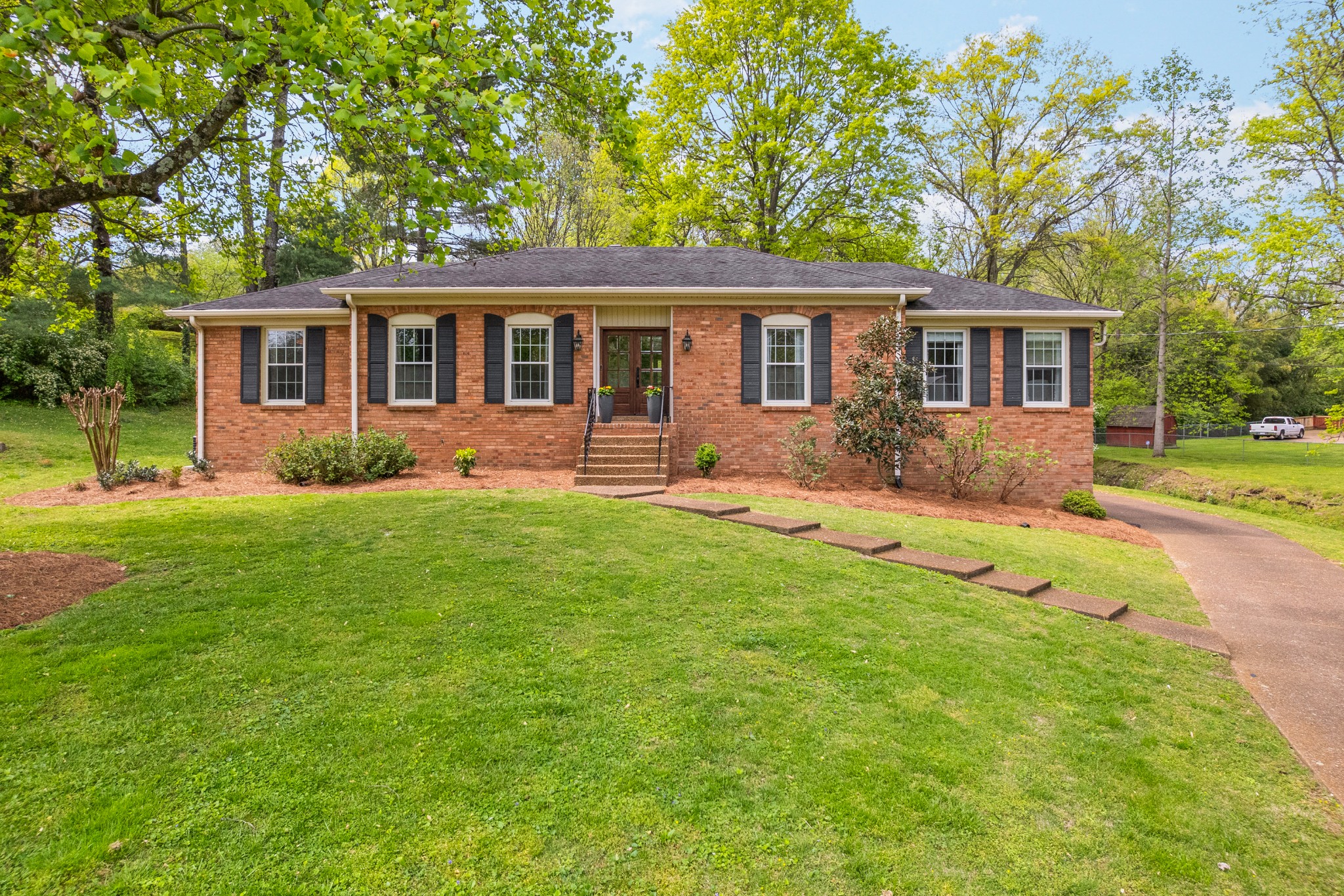 513 Dillard Ct Property Photo