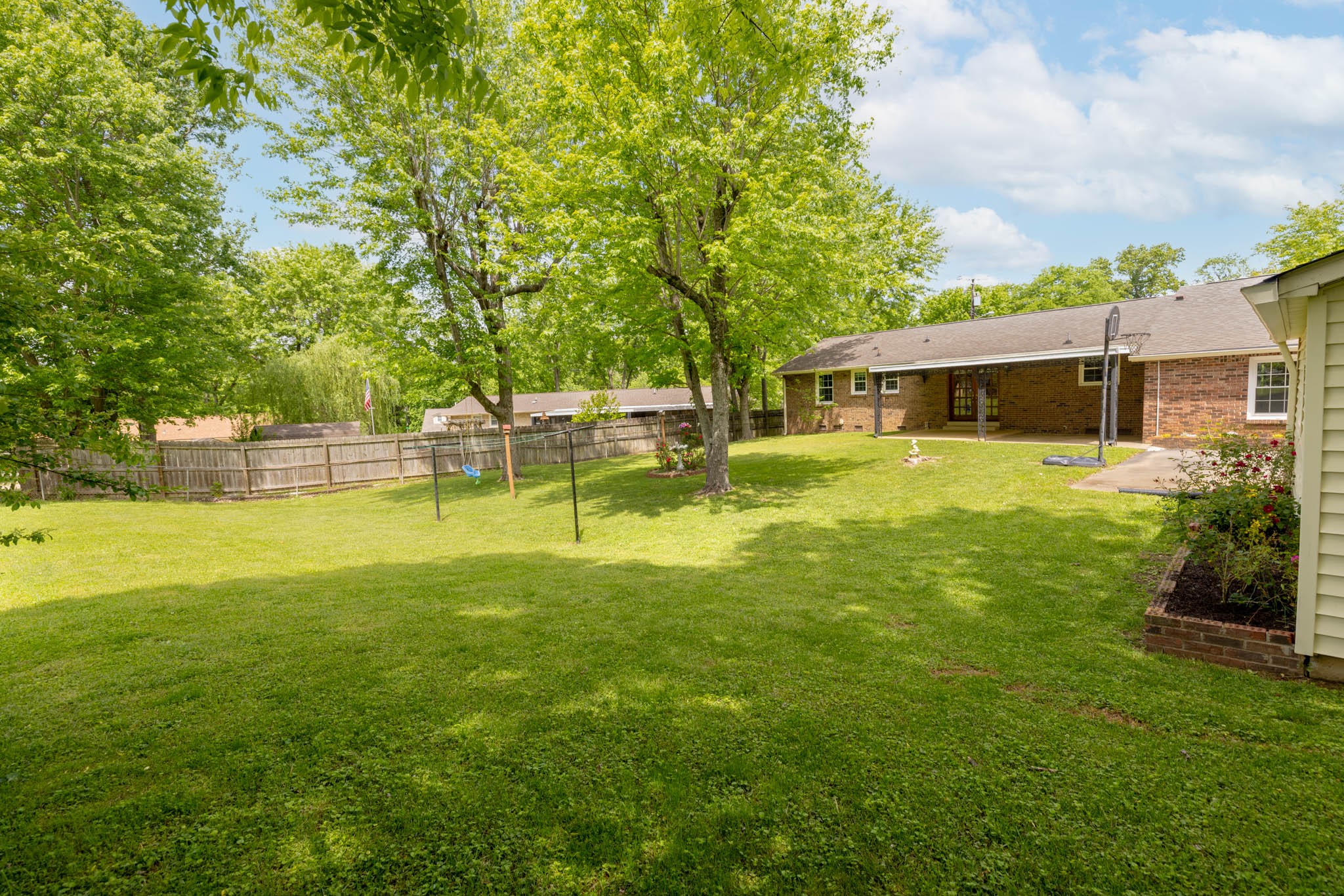 604 Topeka Dr Property Photo 10