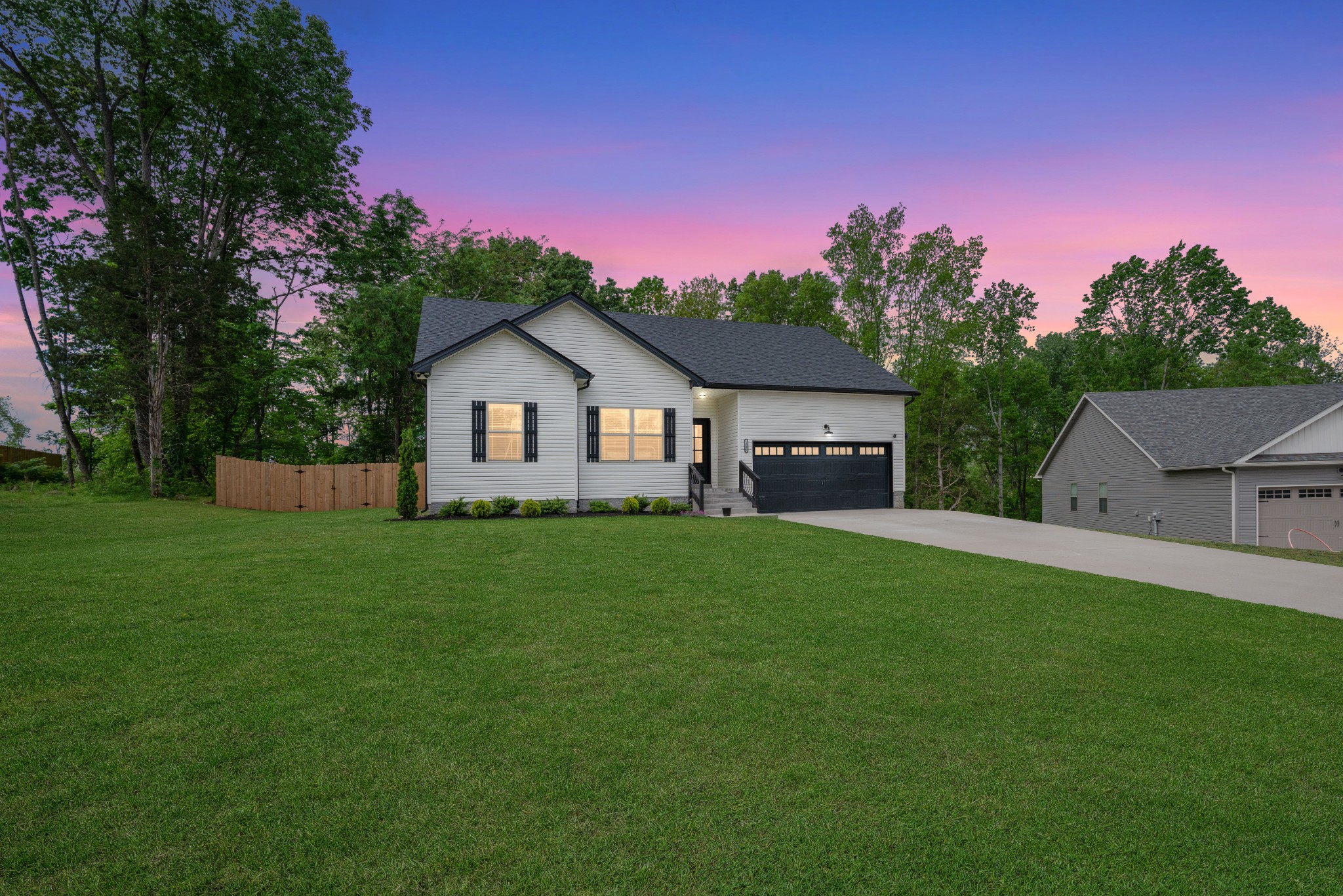 1280 Kendall Dr Property Photo 2