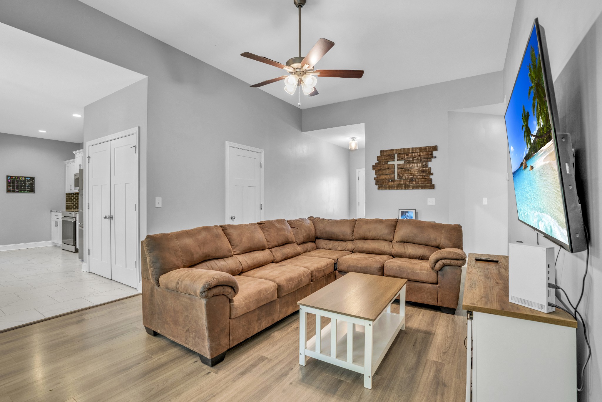 1280 Kendall Dr Property Photo 6