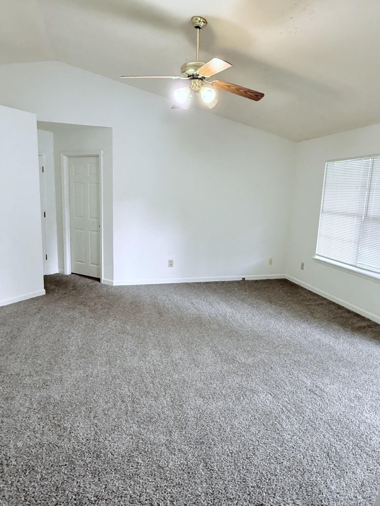 149 Constitution Ave Property Photo 3