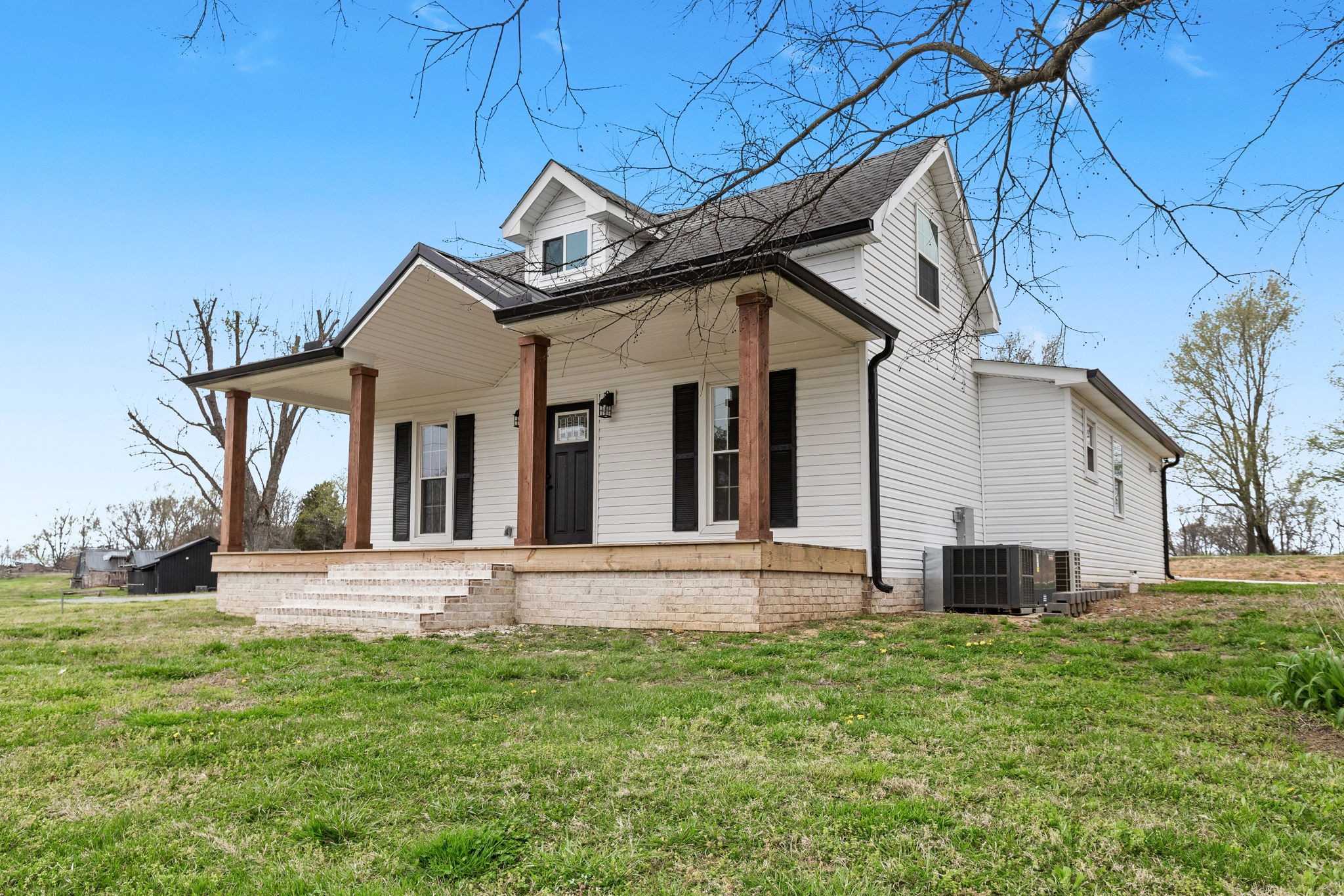 6870 Highway 25, E Property Photo 1