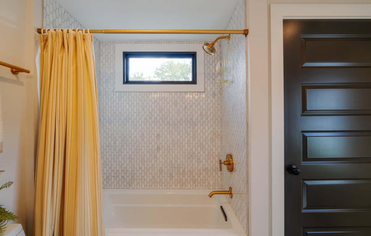 1112 Chapel Ave Property Photo 25