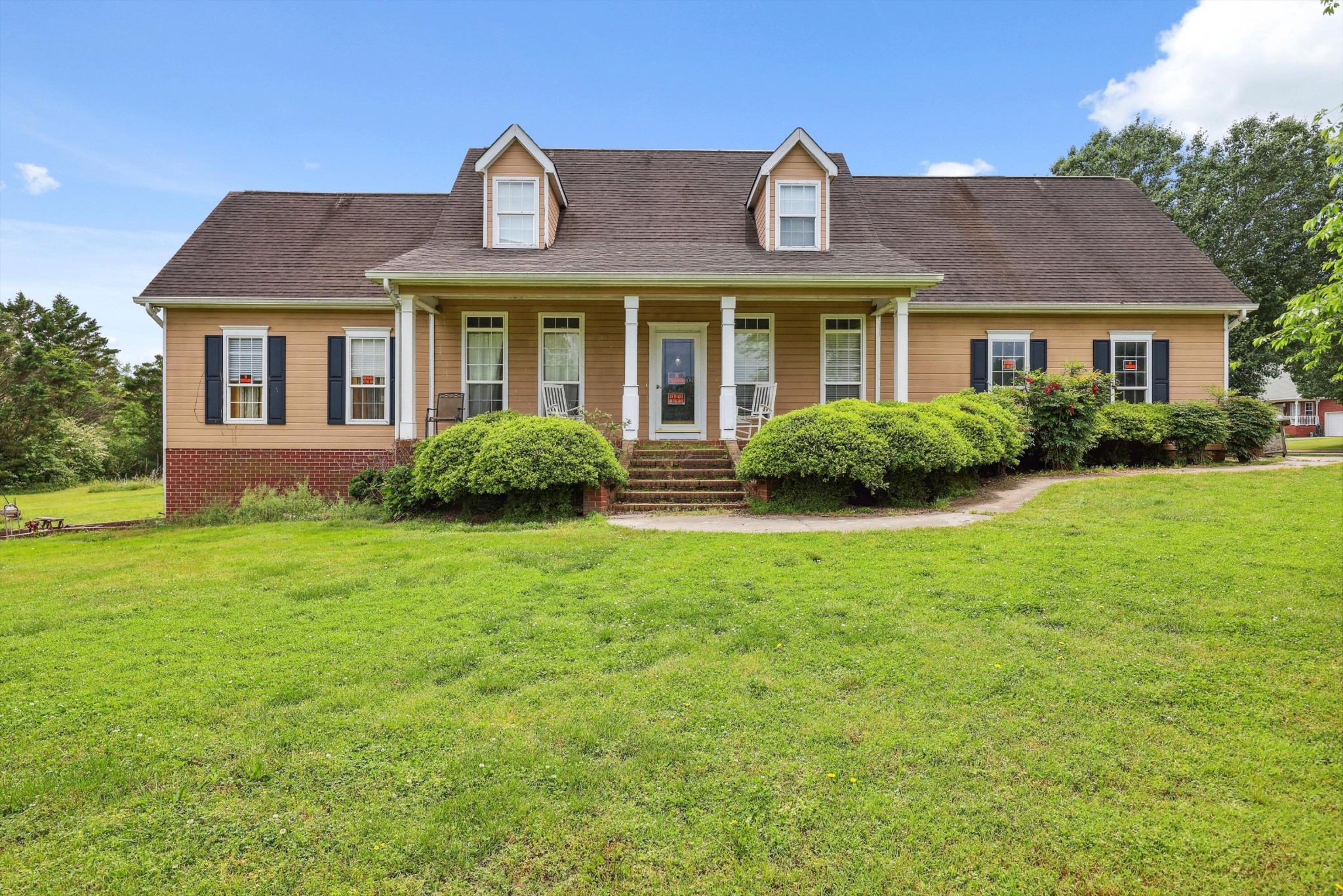 101 Golden Oaks Drive Property Photo 1