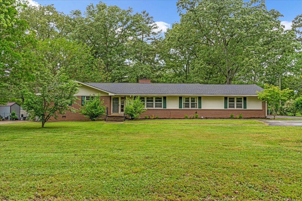 419 Westwood Dr Property Photo 3