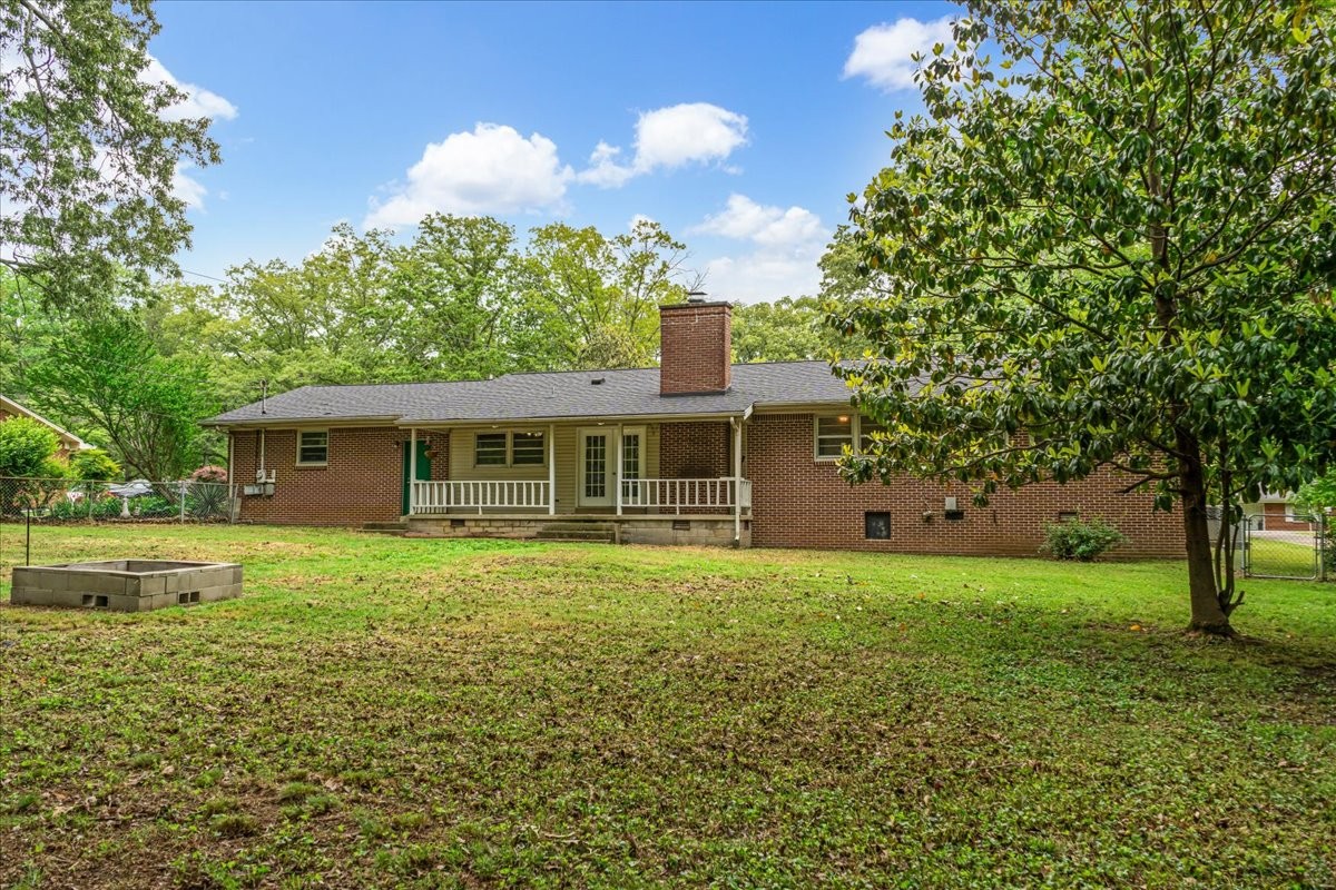 419 Westwood Dr Property Photo 9