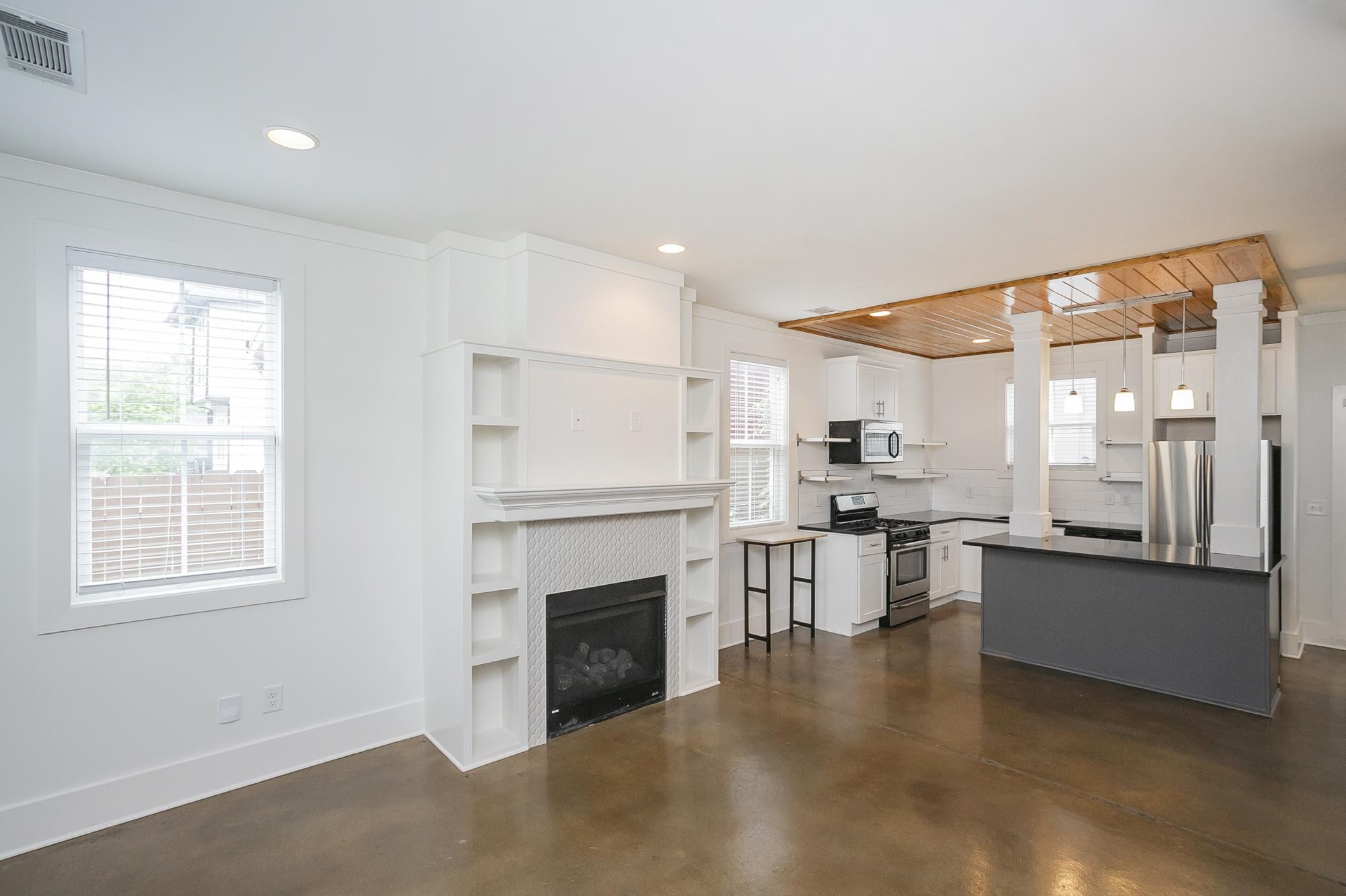 2030 Herman St Property Photo 3