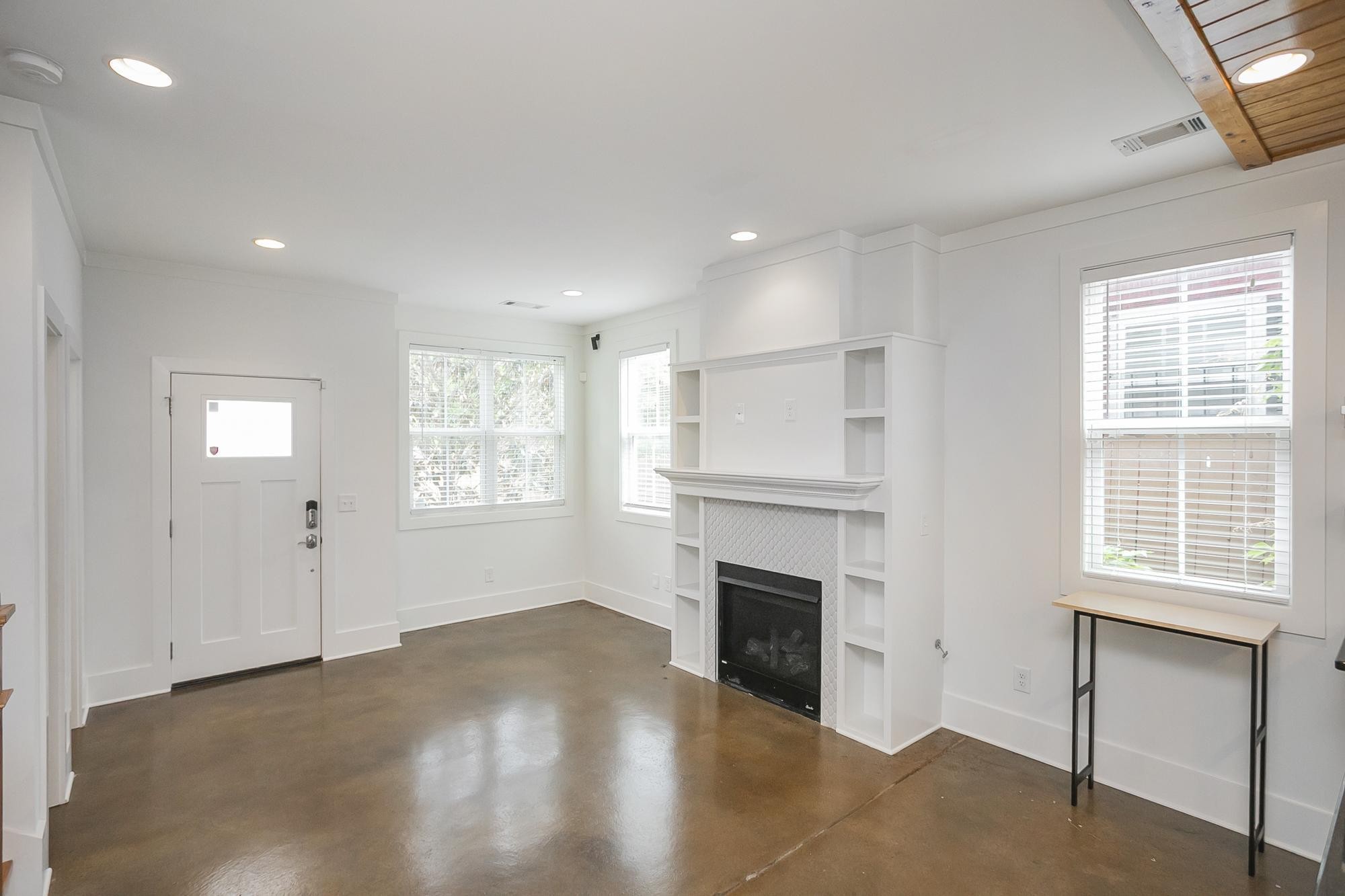 2030 Herman St Property Photo 5