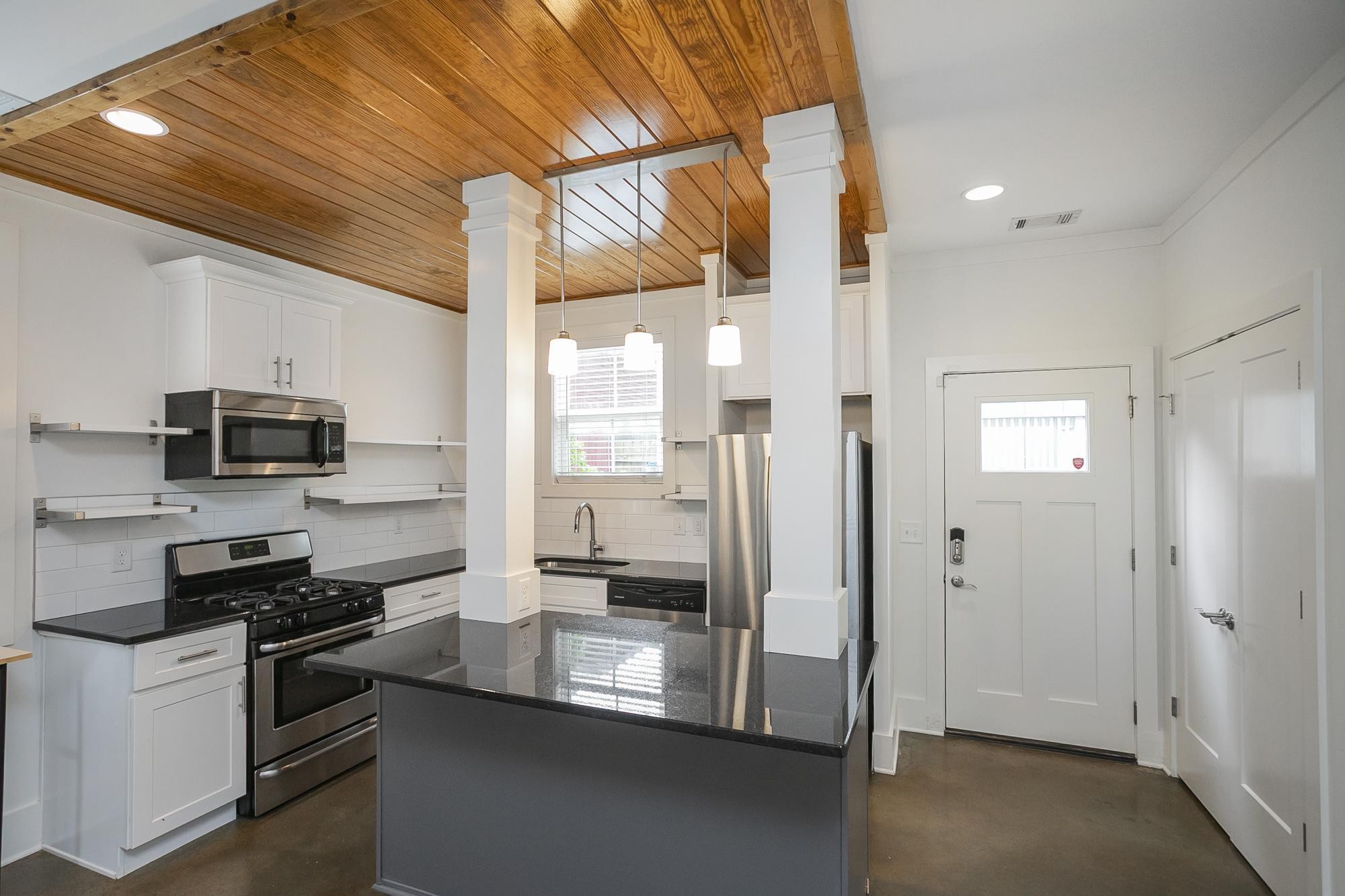 2030 Herman St Property Photo 7