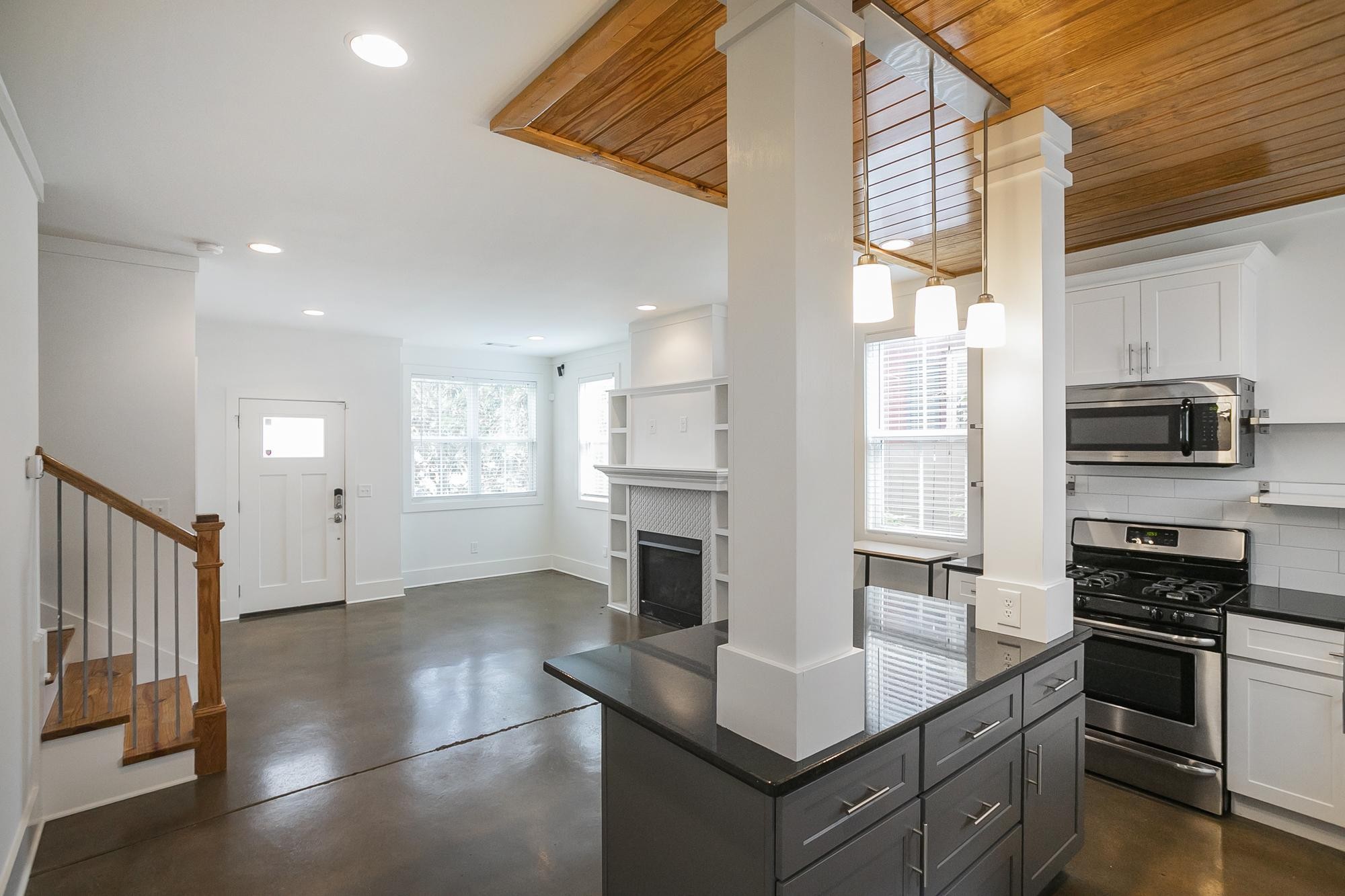 2030 Herman St Property Photo 8