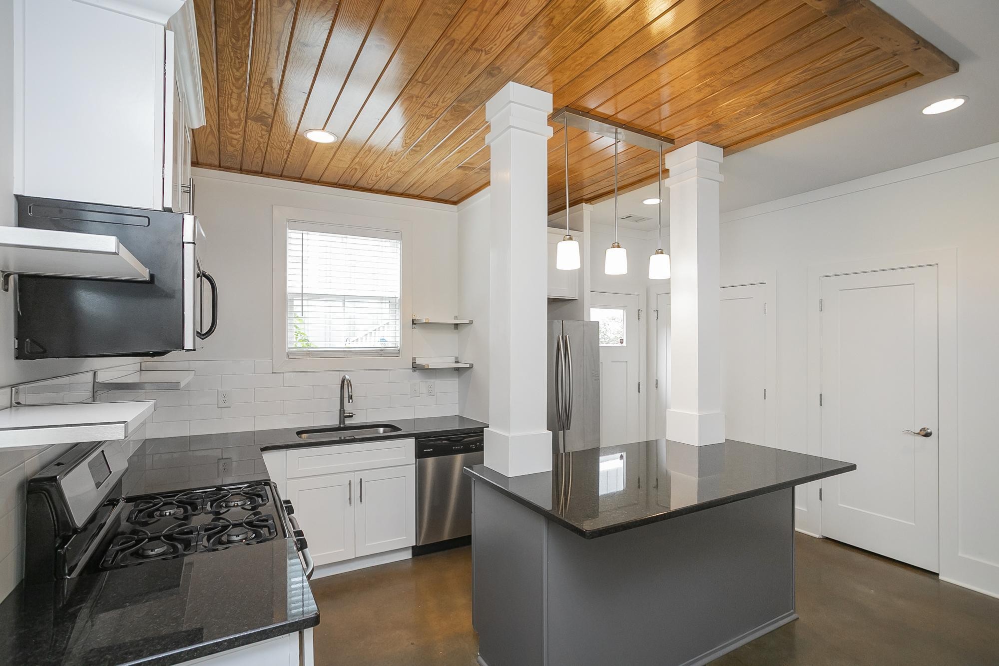 2030 Herman St Property Photo 10