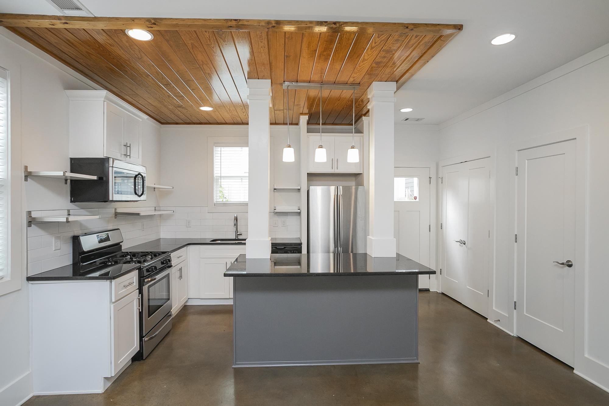 2030 Herman St Property Photo 11